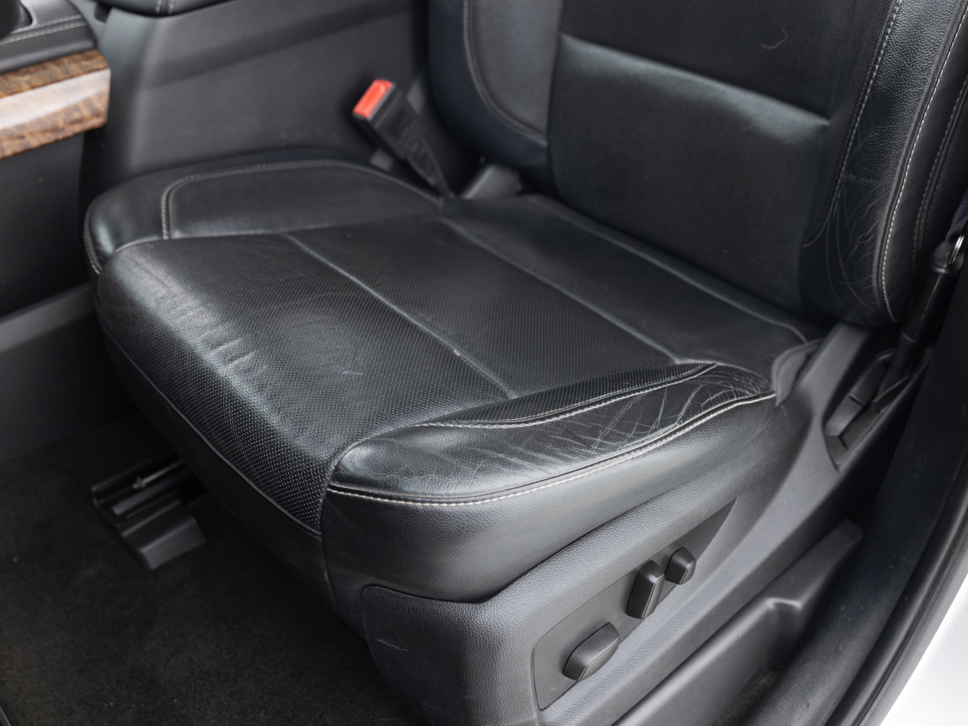 Used Silver Chevrolet Suburban LTZ-17 for Sale