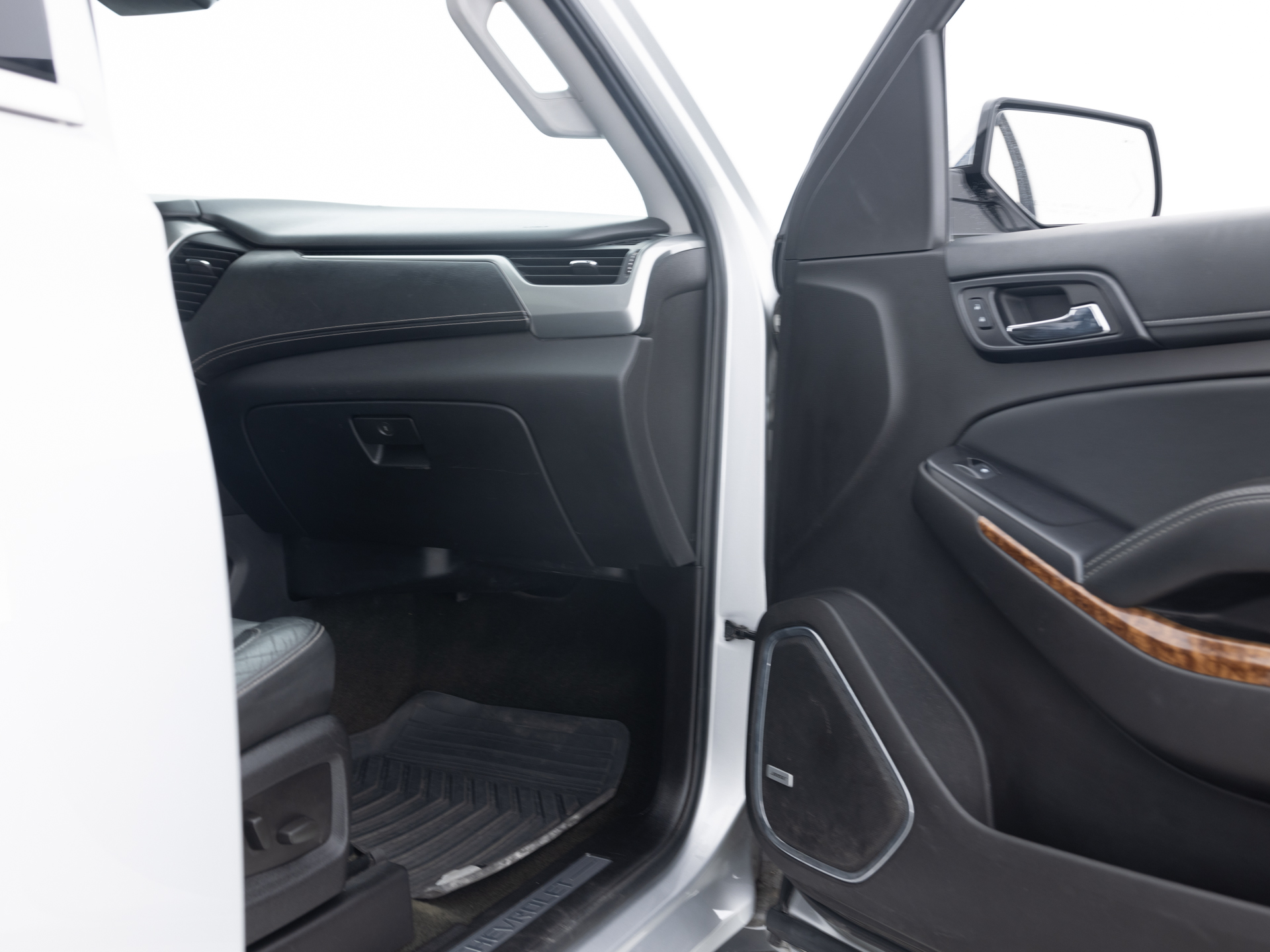 Used Silver Chevrolet Suburban LTZ-24 for Sale