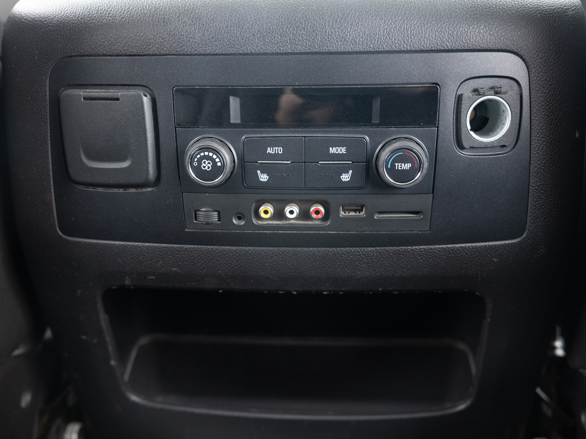 Used Silver Chevrolet Suburban LTZ-28 for Sale