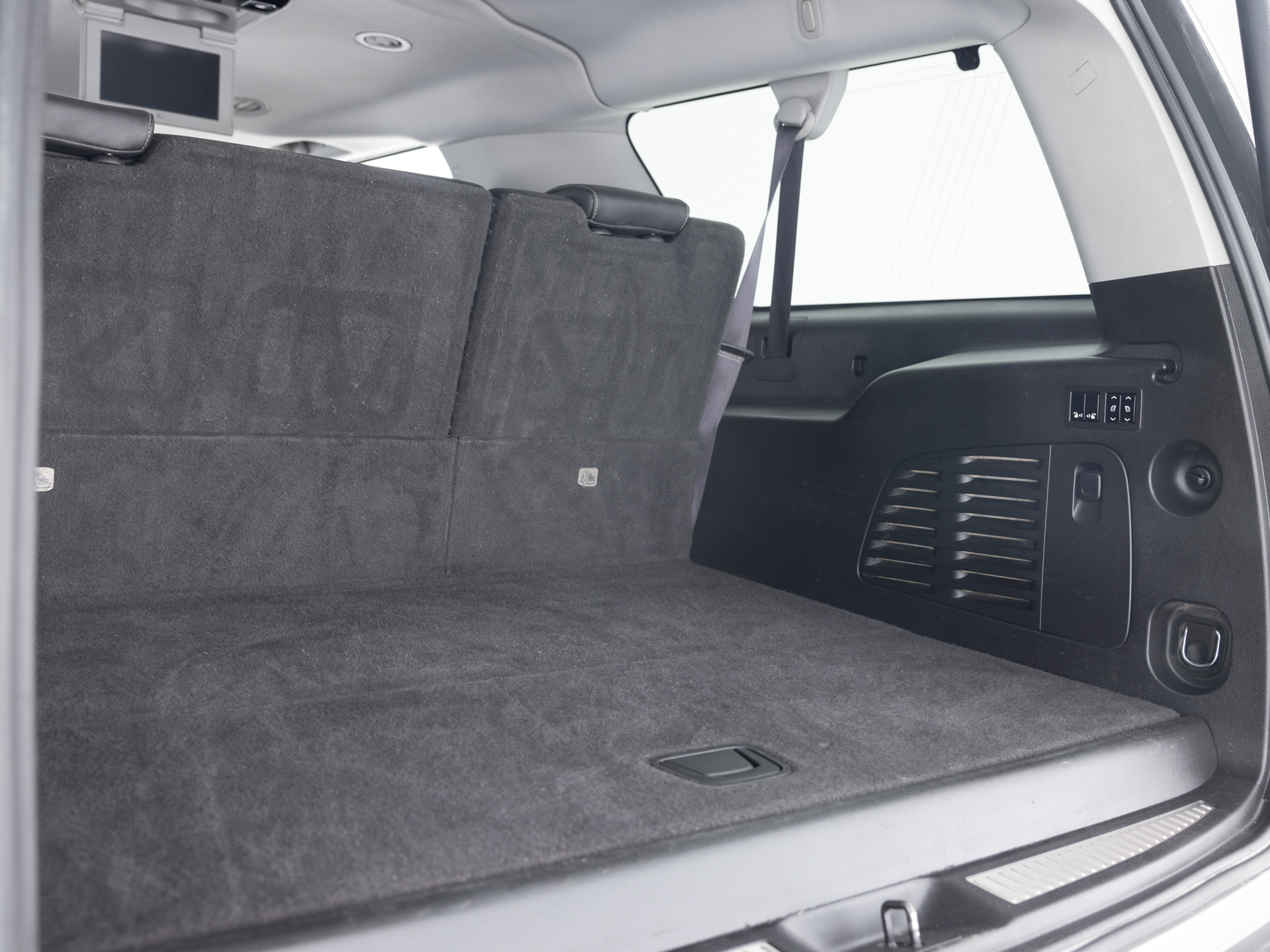 Used Silver Chevrolet Suburban LTZ-40 for Sale