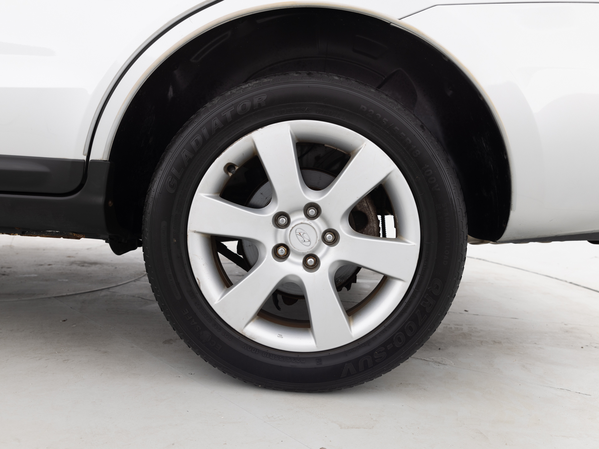 Used Silver Hyundai Santa Fe-10 for Sale
