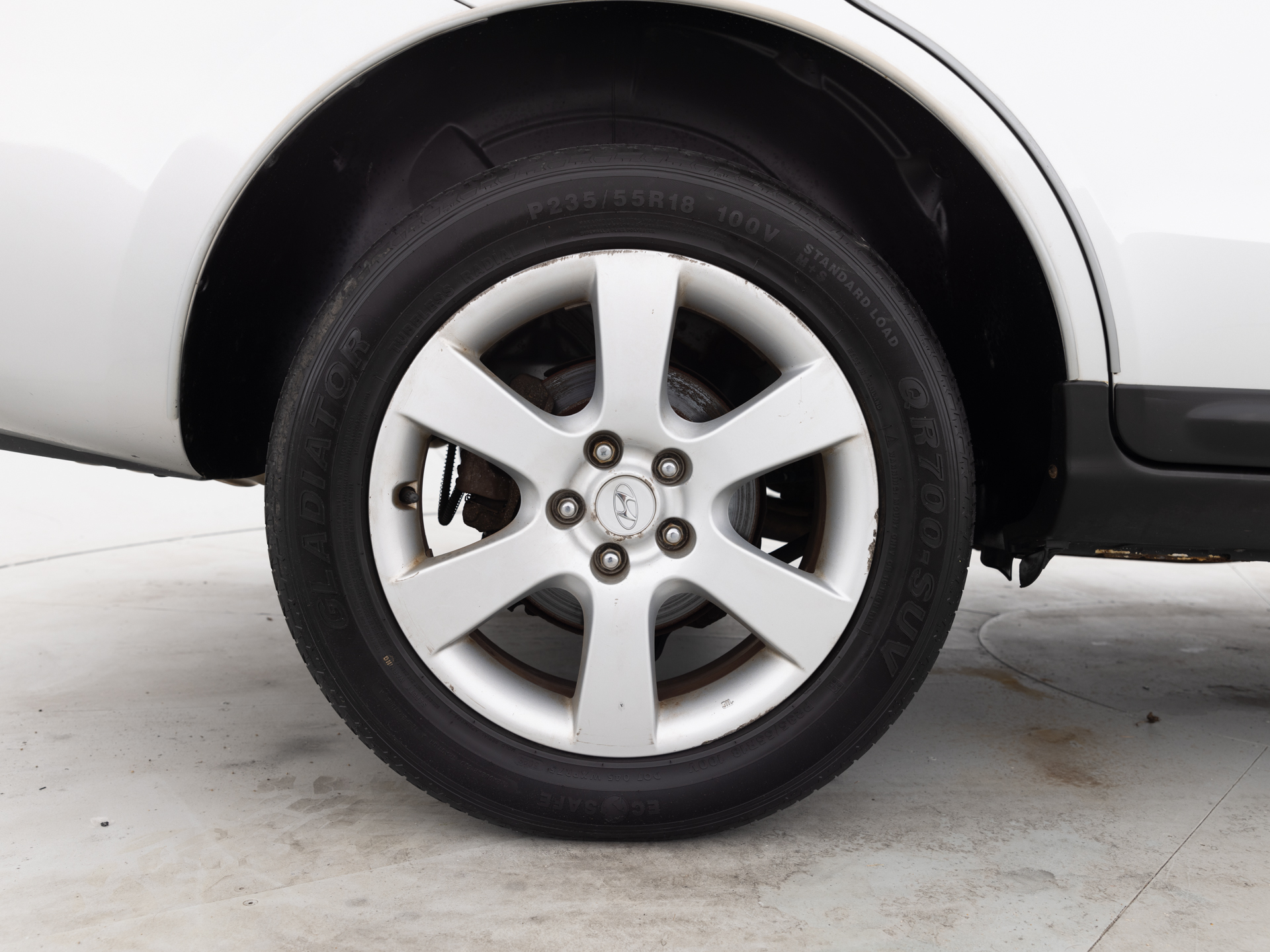 Used Silver Hyundai Santa Fe-12 for Sale
