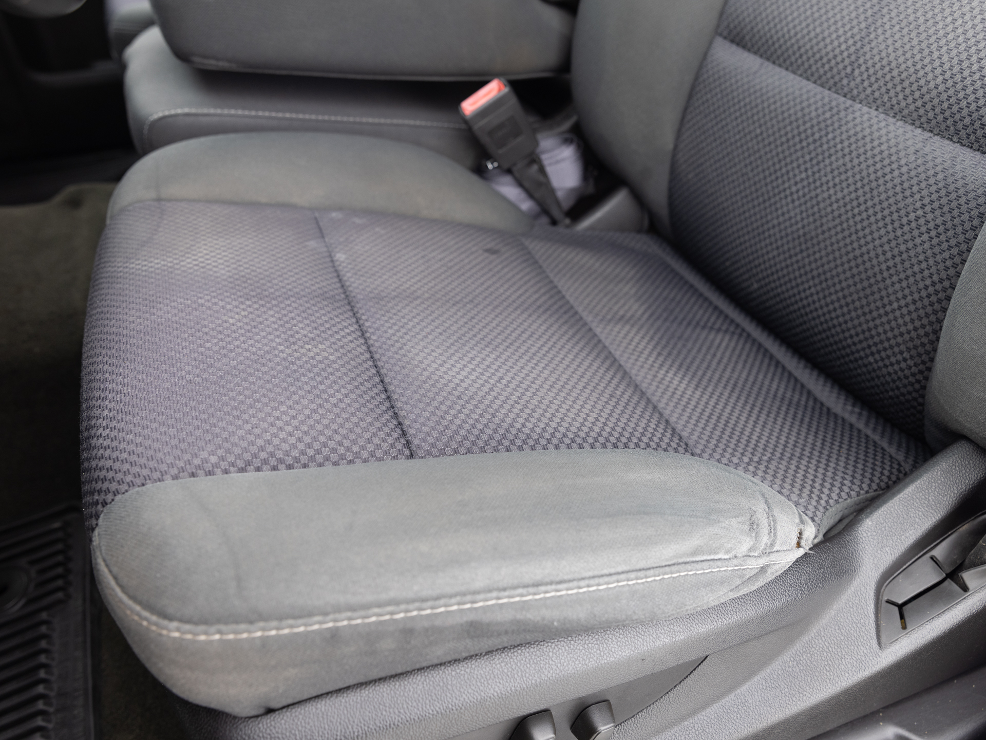 Used Silver Hyundai Santa Fe-17 for Sale
