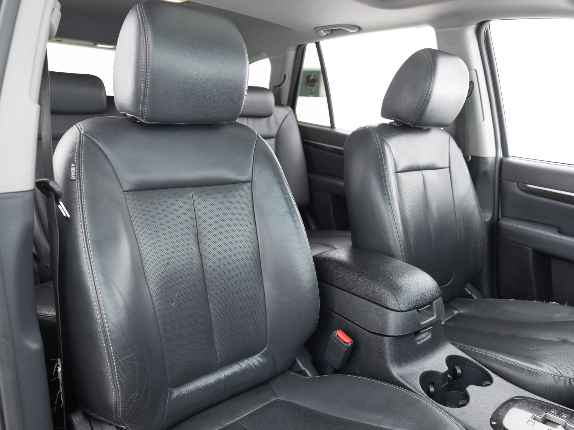 Used Silver Hyundai Santa Fe-18 for Sale