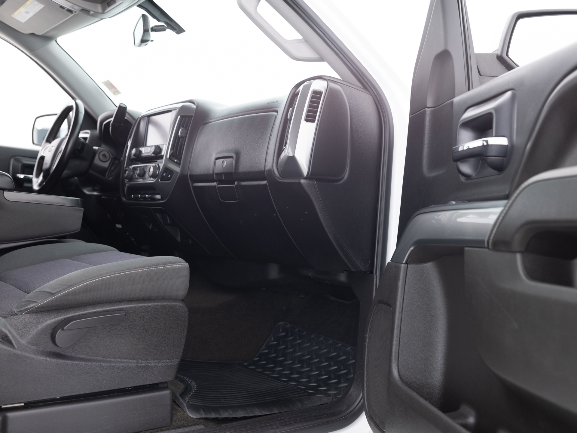 Used Silver Hyundai Santa Fe-24 for Sale