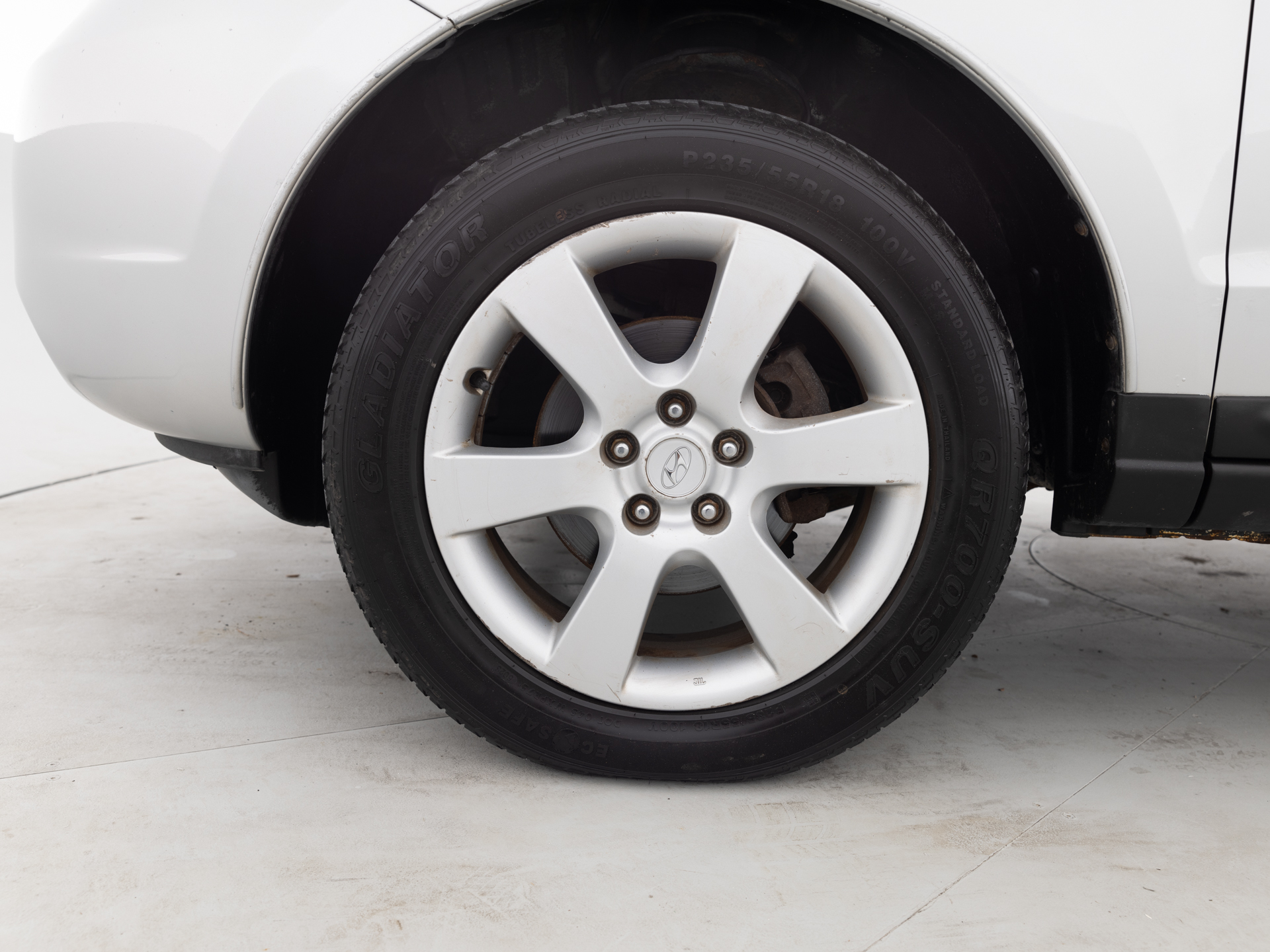 Used Silver Hyundai Santa Fe-9 for Sale