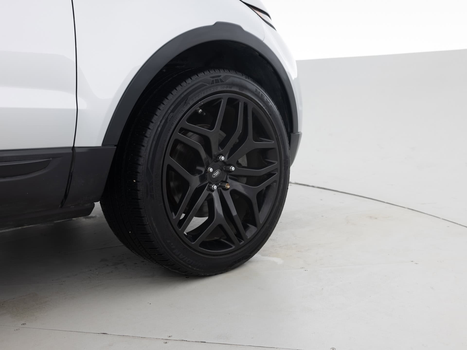 Used Silver Land Rover Evogue SE-12 for Sale