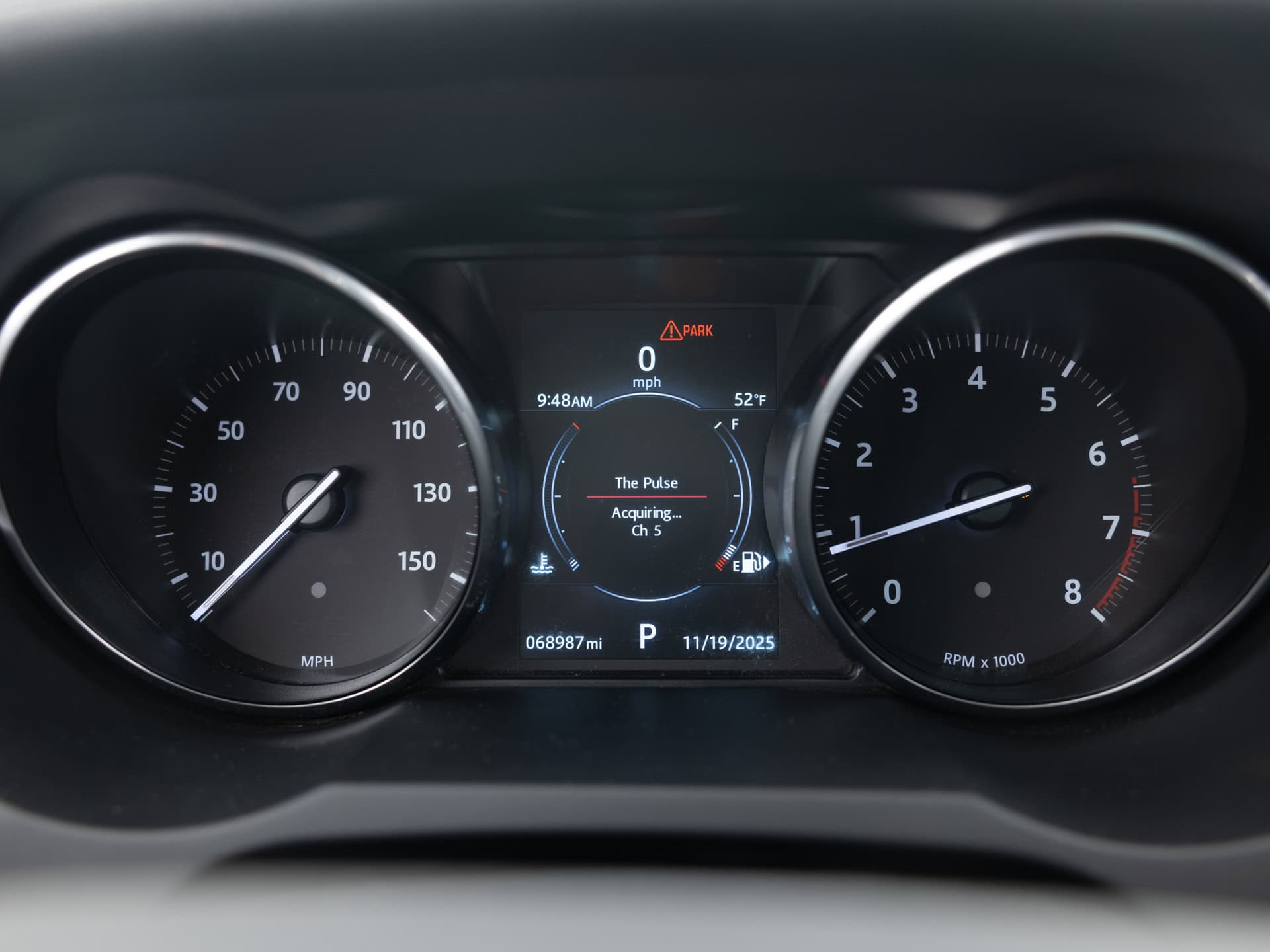 Used Silver Land Rover Evogue SE-22 for Sale