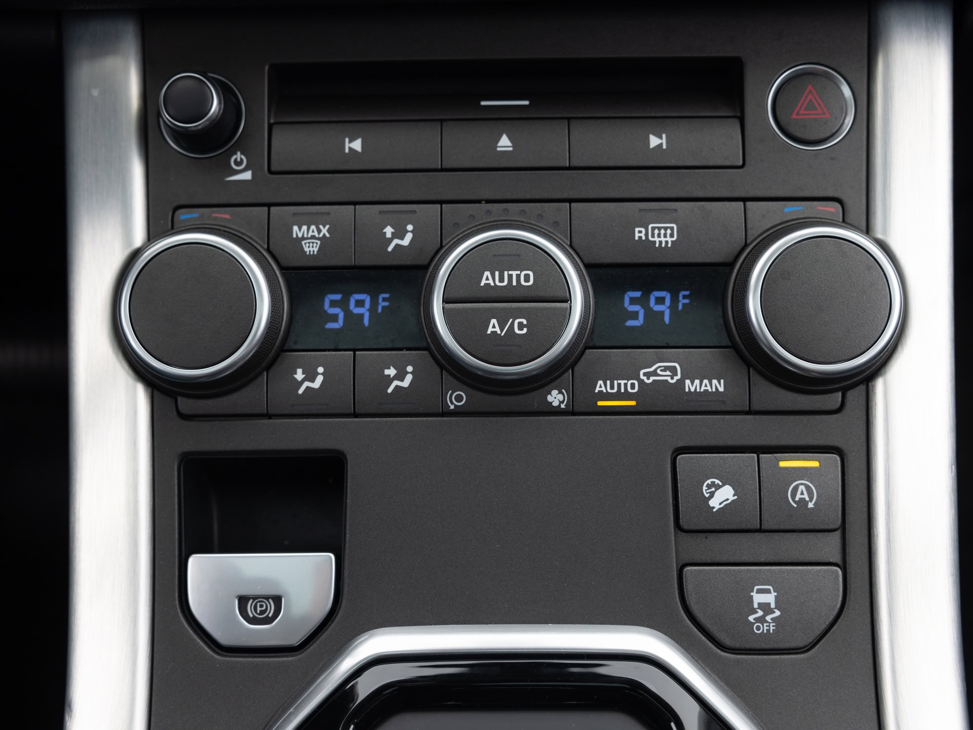 Used Silver Land Rover Evogue SE-25 for Sale