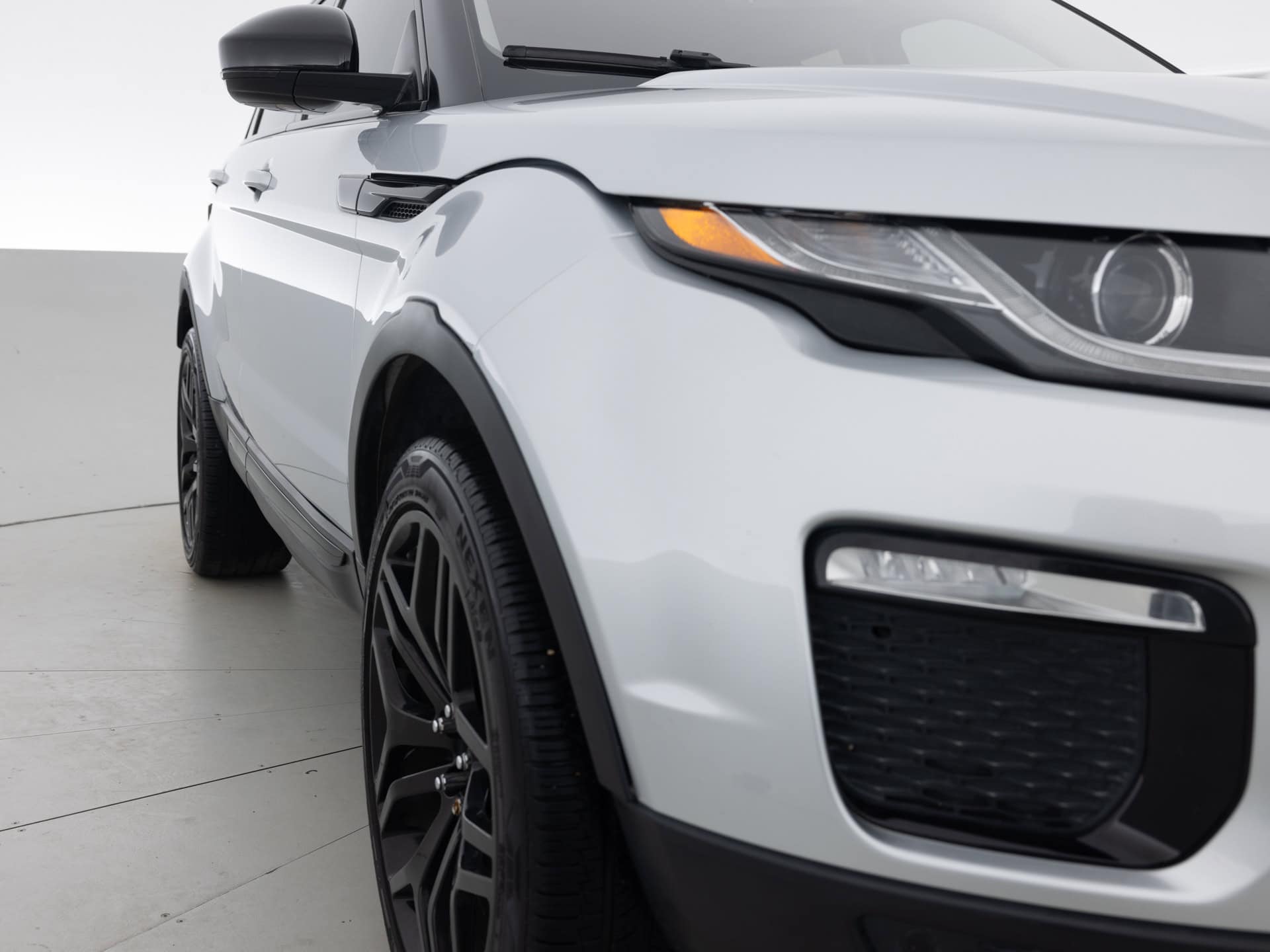 Used Silver Land Rover Evogue SE-4 for Sale