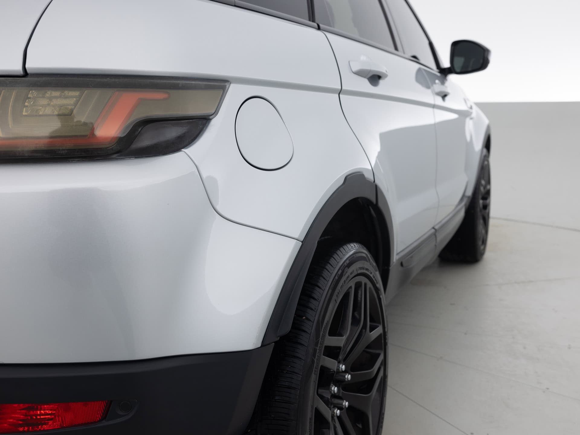 Used Silver Land Rover Evogue SE-5 for Sale