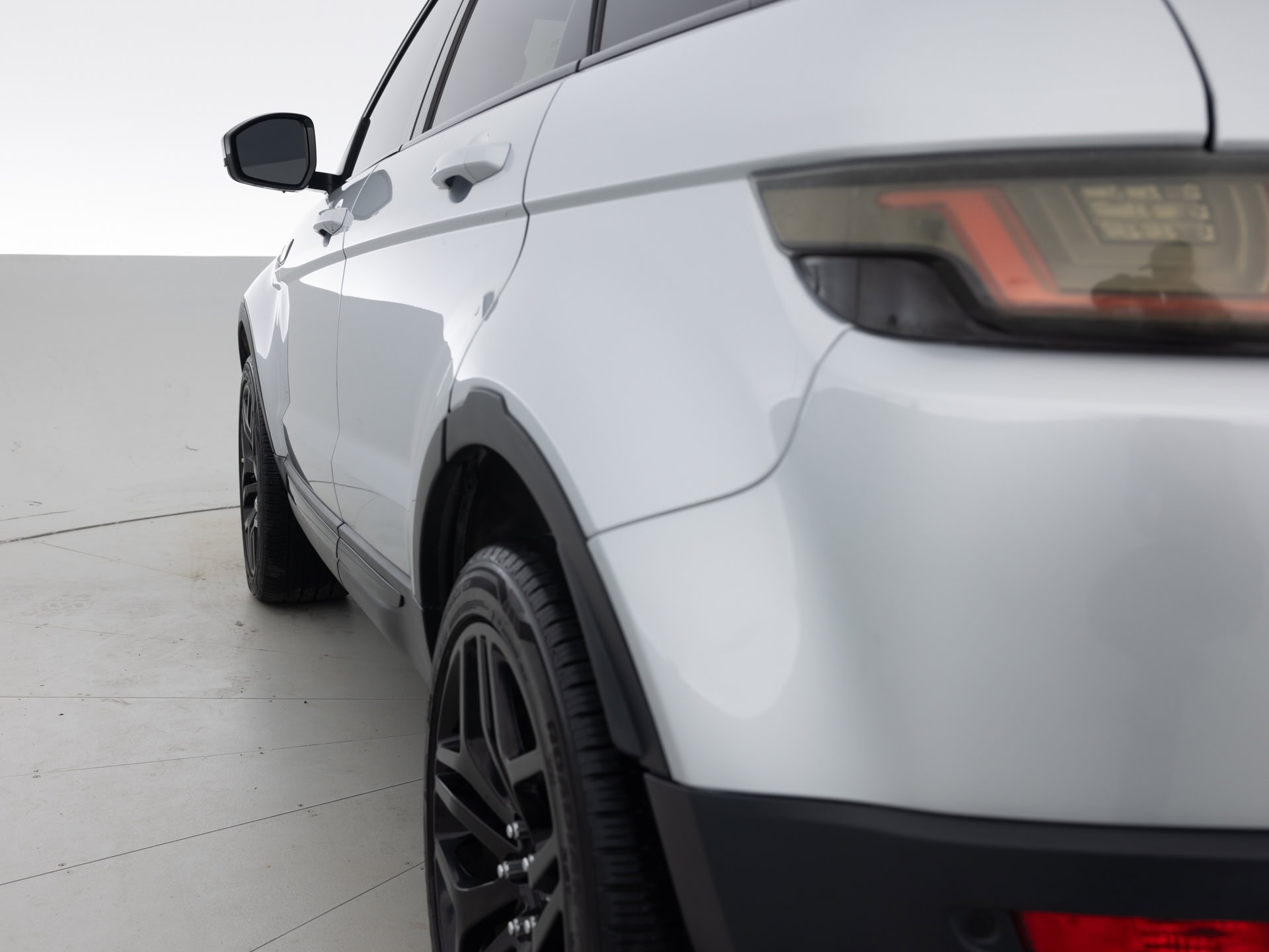 Used Silver Land Rover Evogue SE-6 for Sale