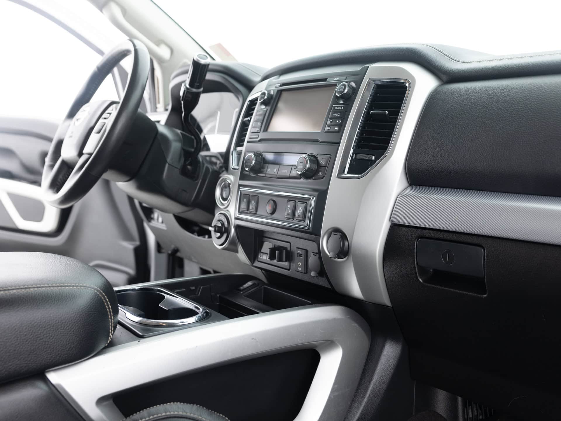 silver nissan titan 22