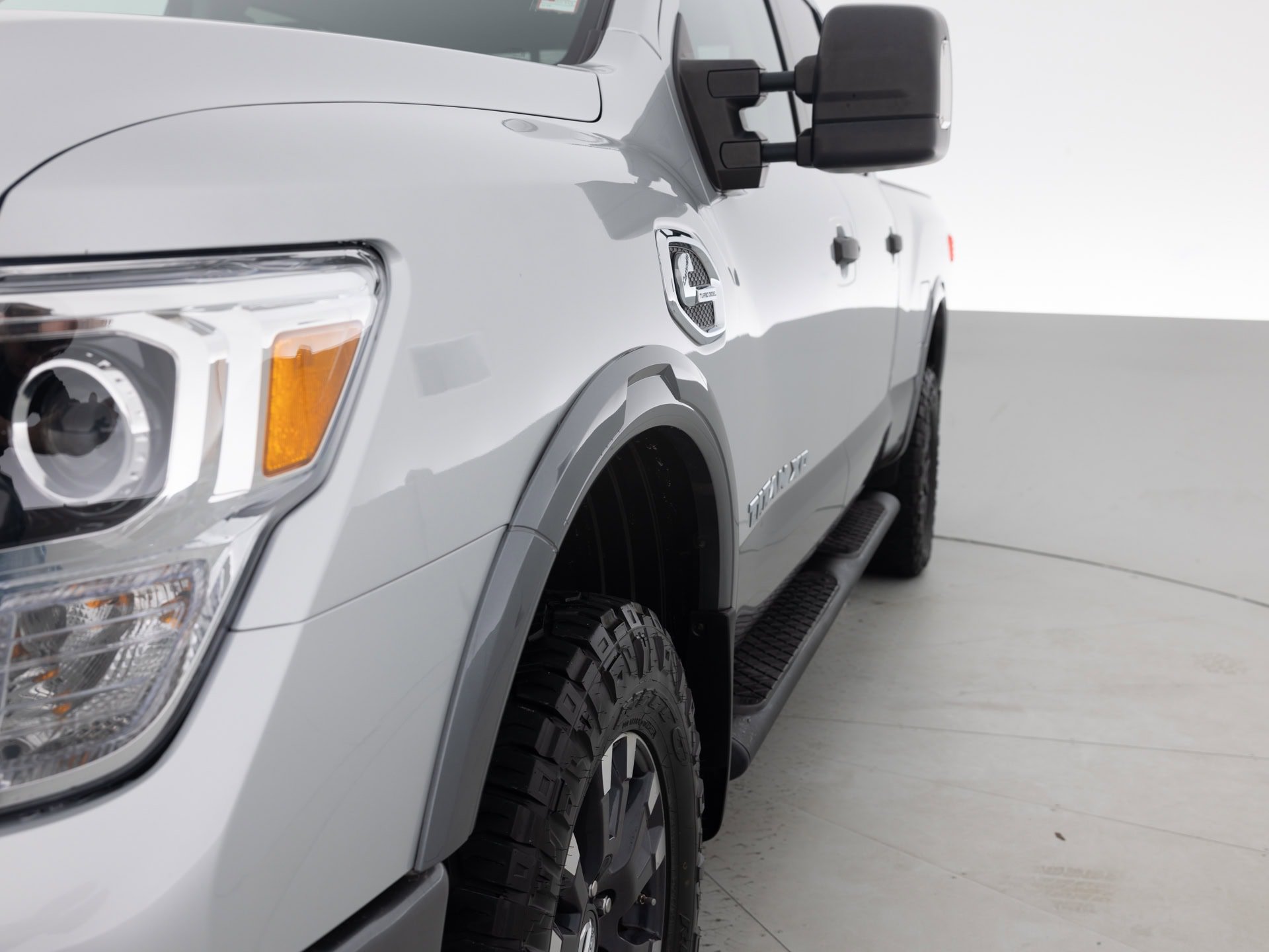silver nissan titan 3