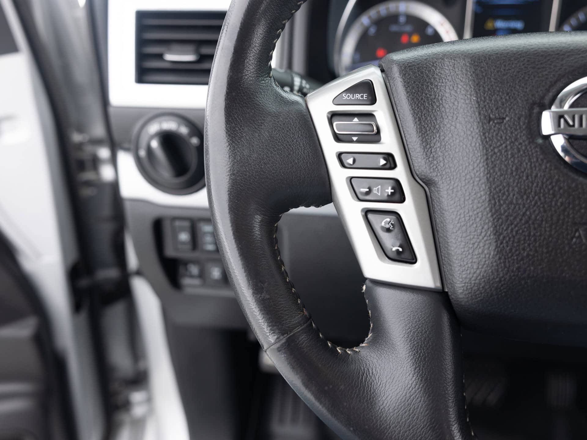silver nissan titan 30
