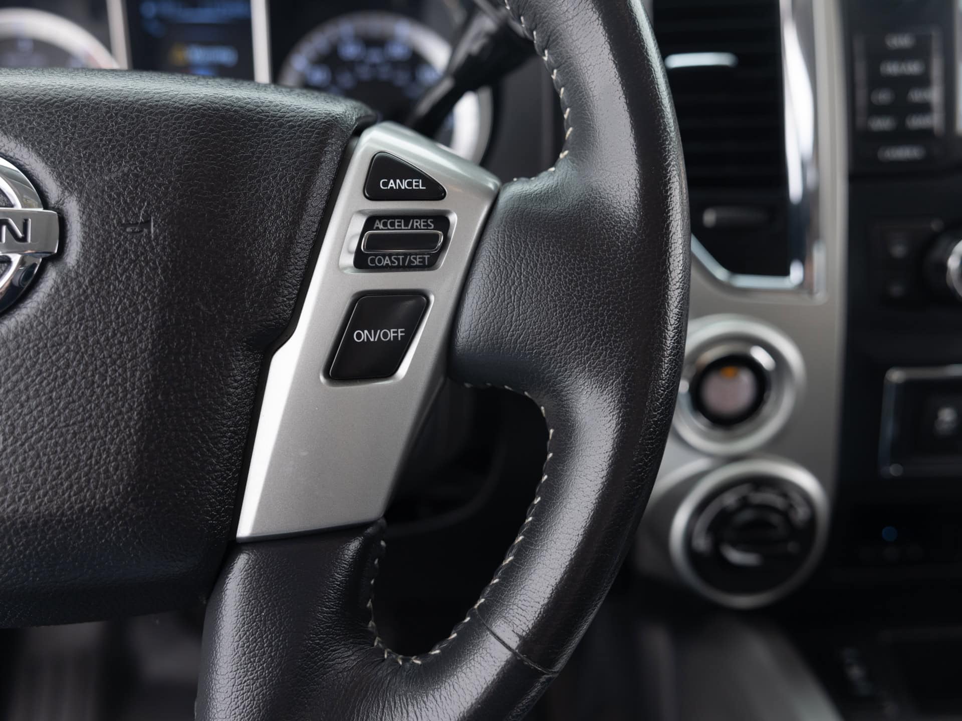 silver nissan titan 31