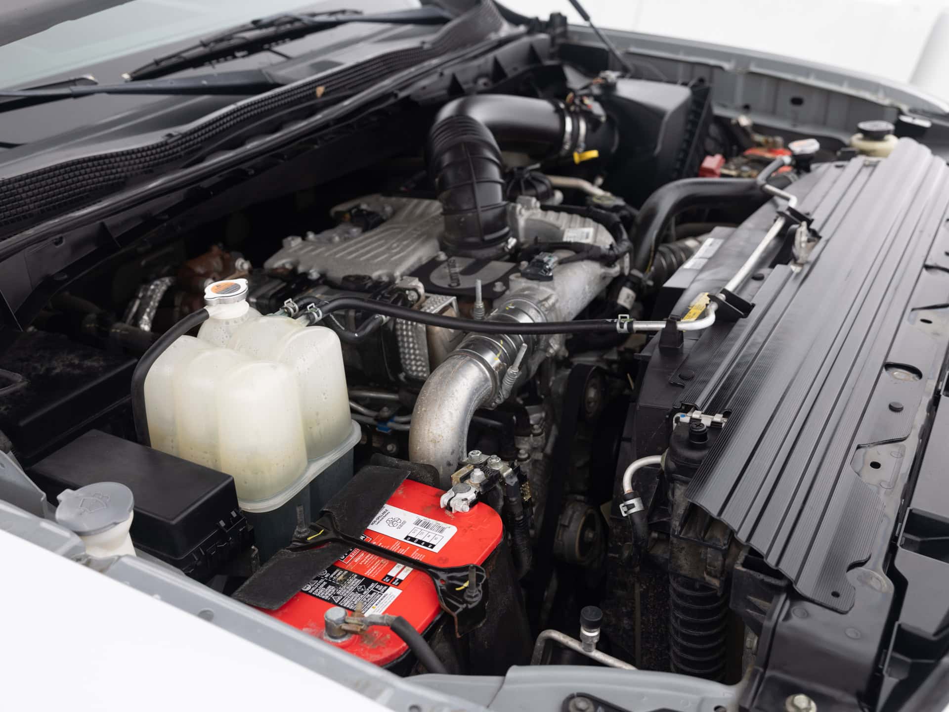 silver nissan titan 33