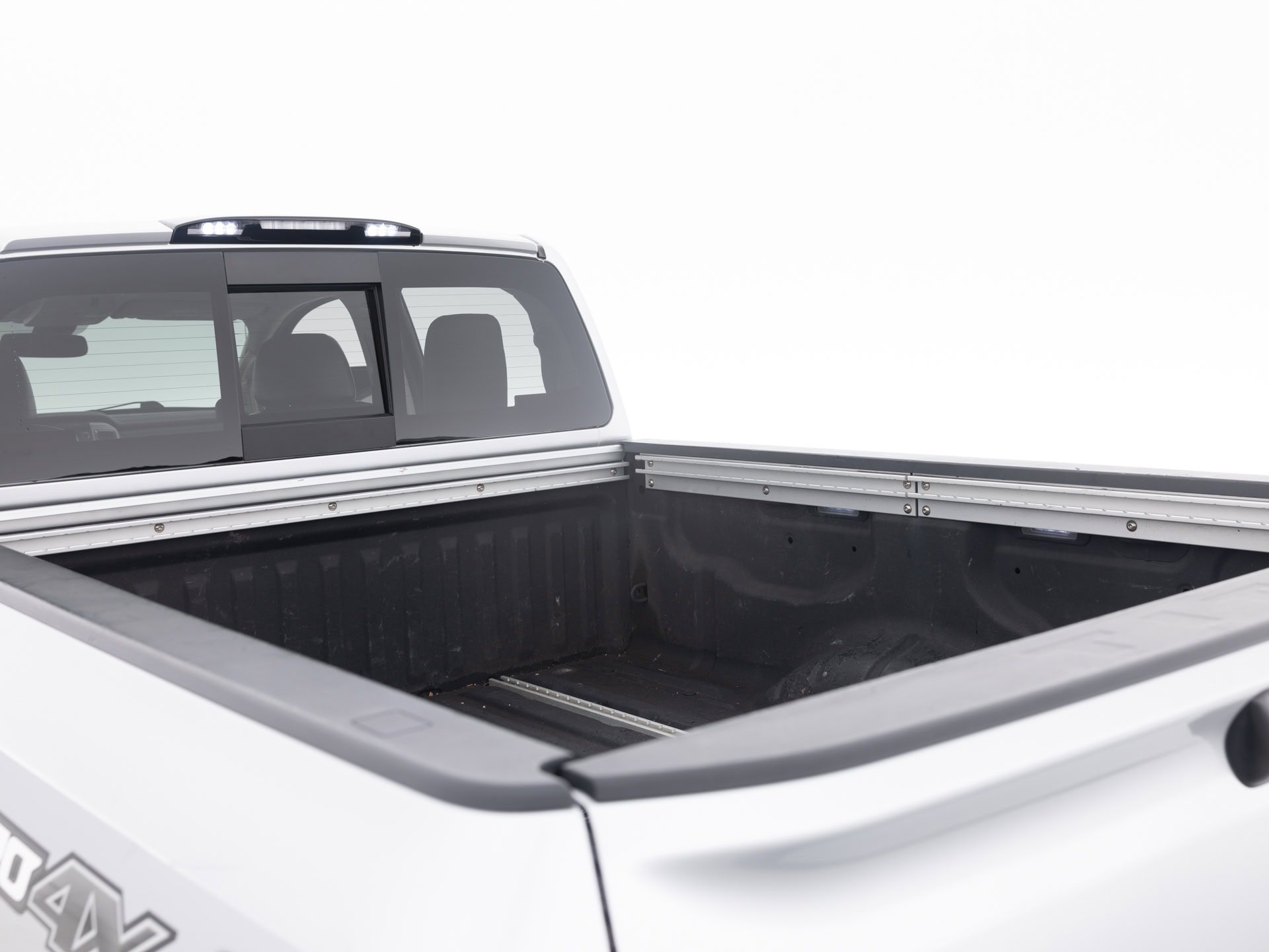 silver nissan titan 34