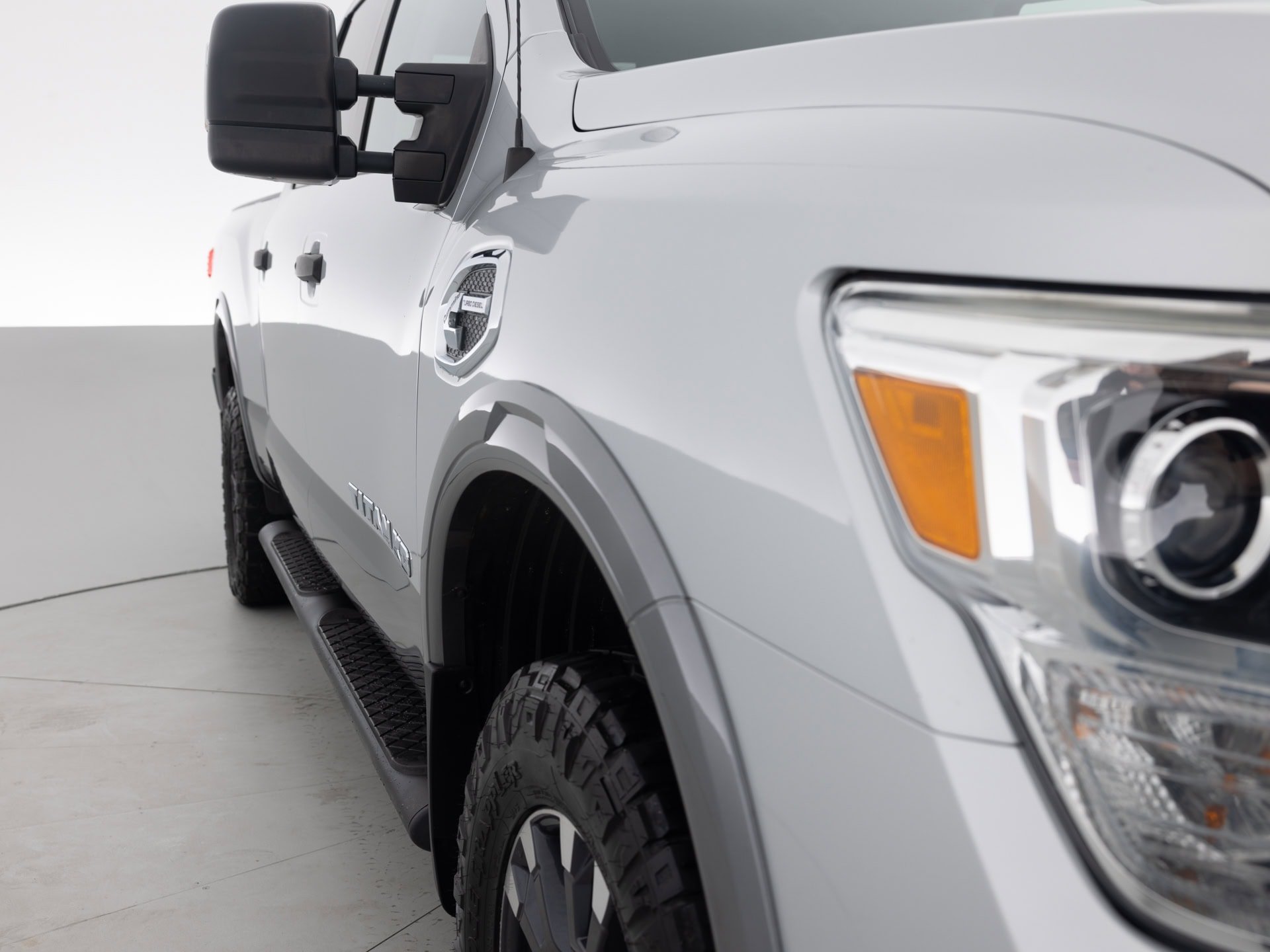 silver nissan titan 4