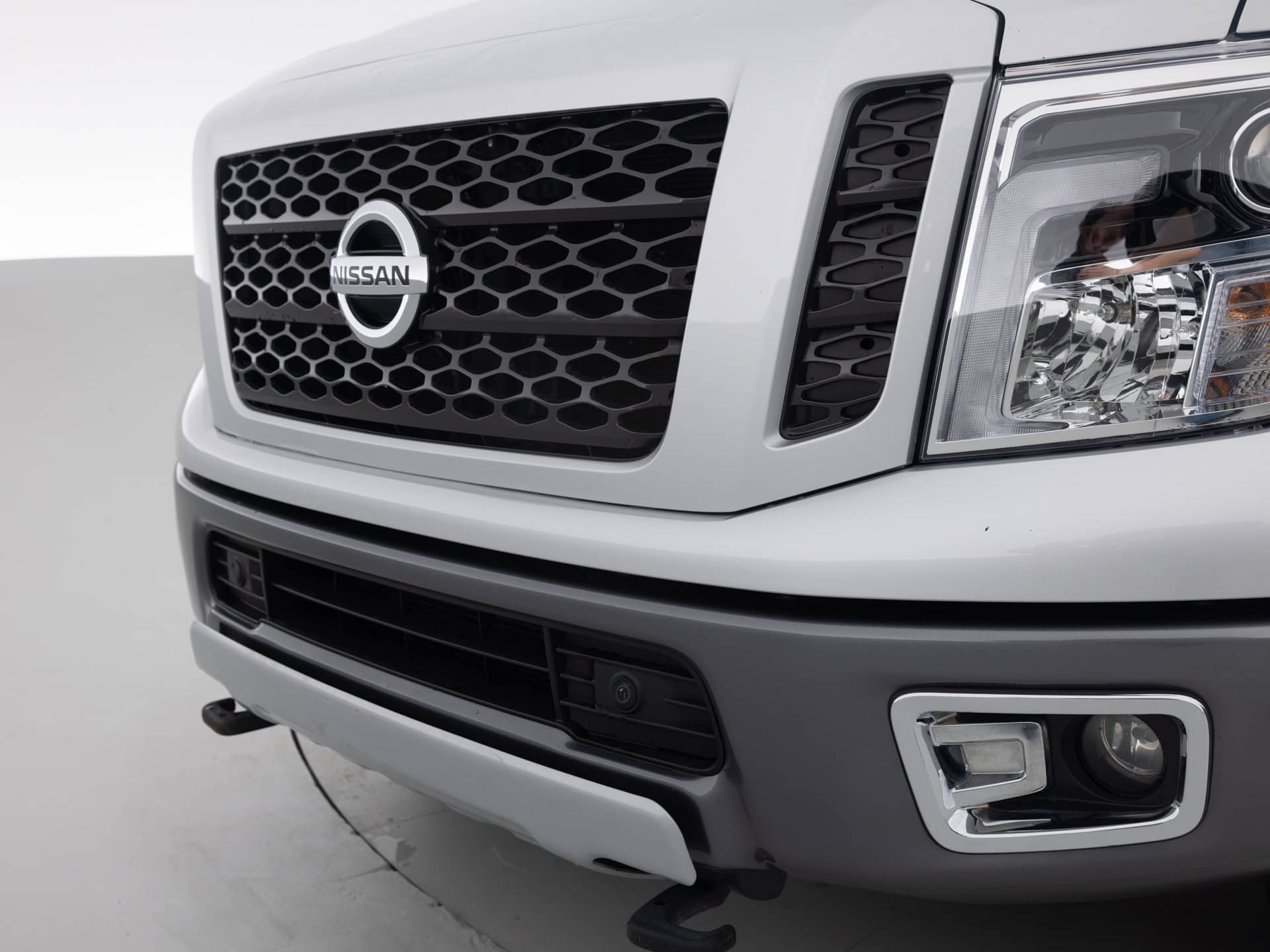 silver nissan titan 7