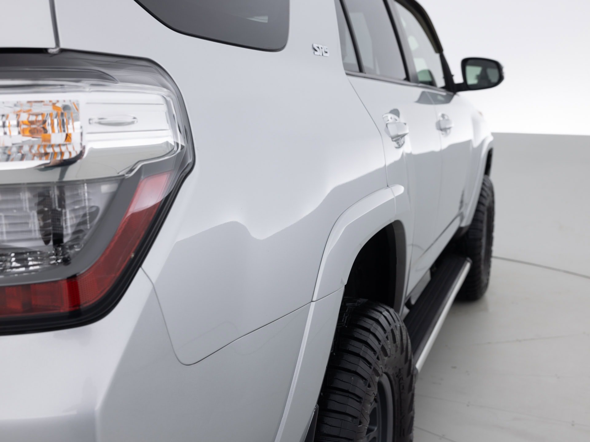 silver toyota 4runner sr5 5