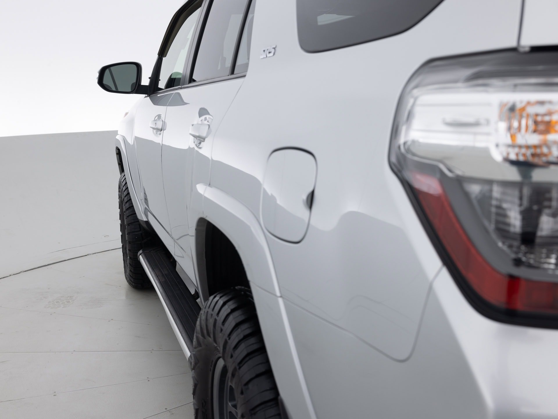 silver toyota 4runner sr5 6