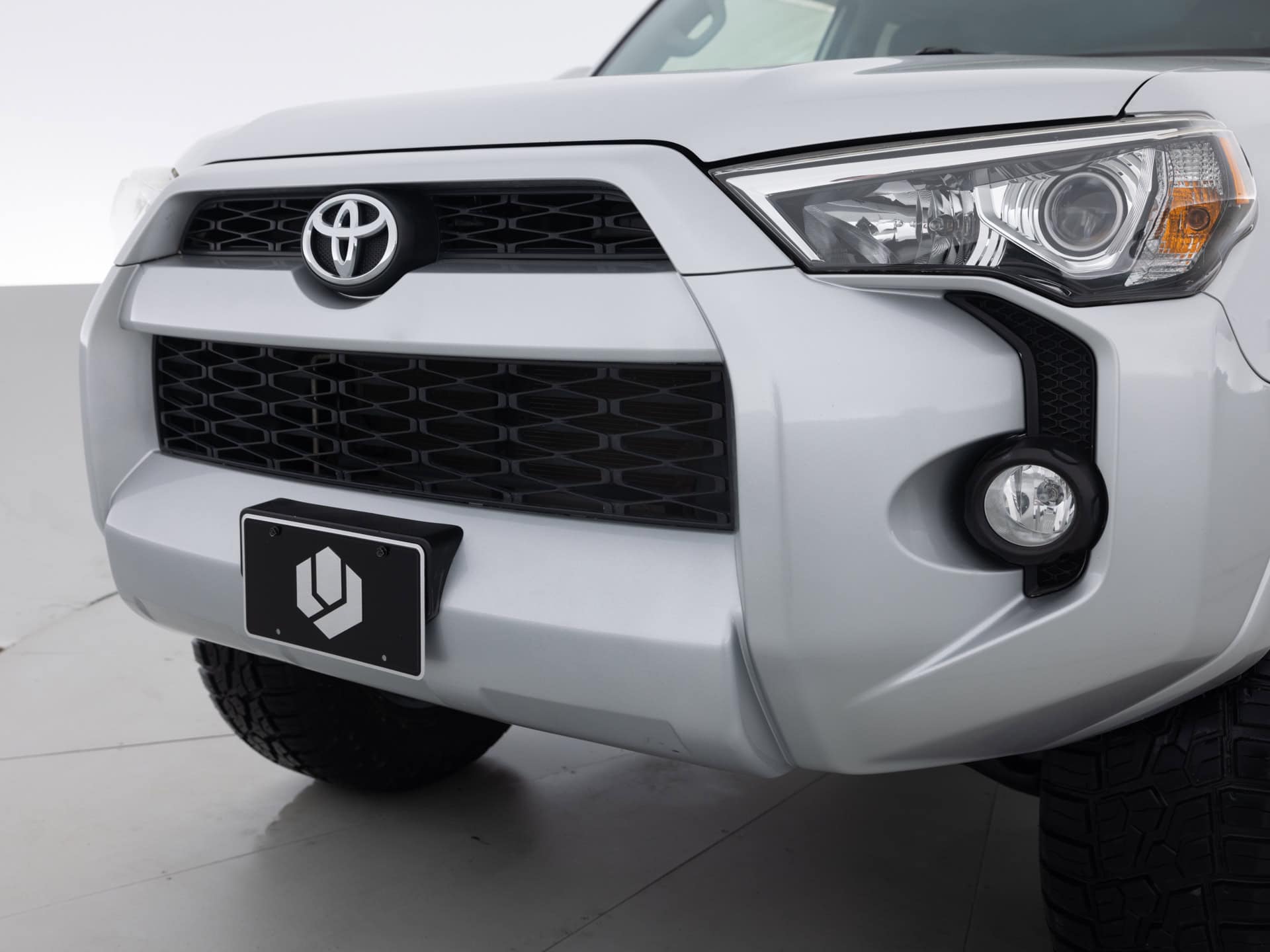 silver toyota 4runner sr5 7