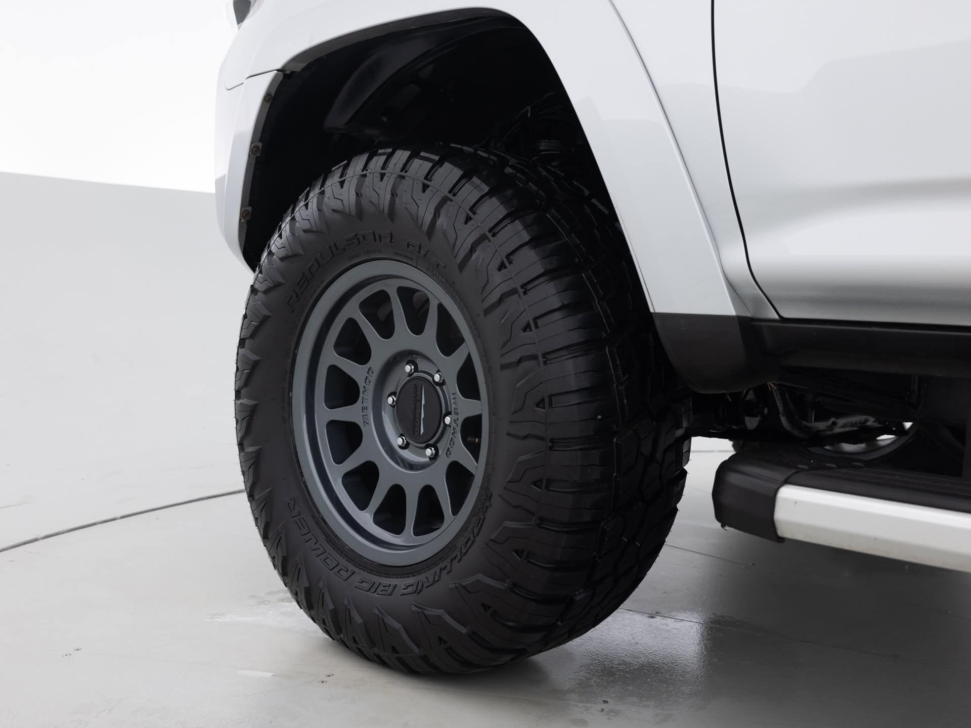 silver toyota 4runner sr5 9