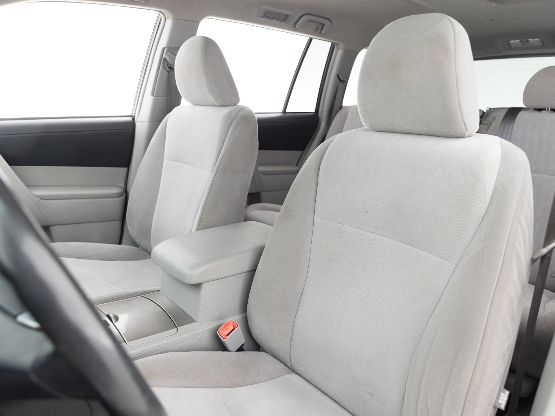 Used Silver Toyota Highlander-12 for Sale