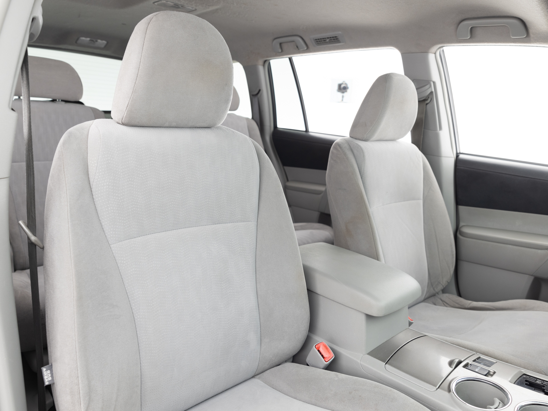 Used Silver Toyota Highlander-16 for Sale