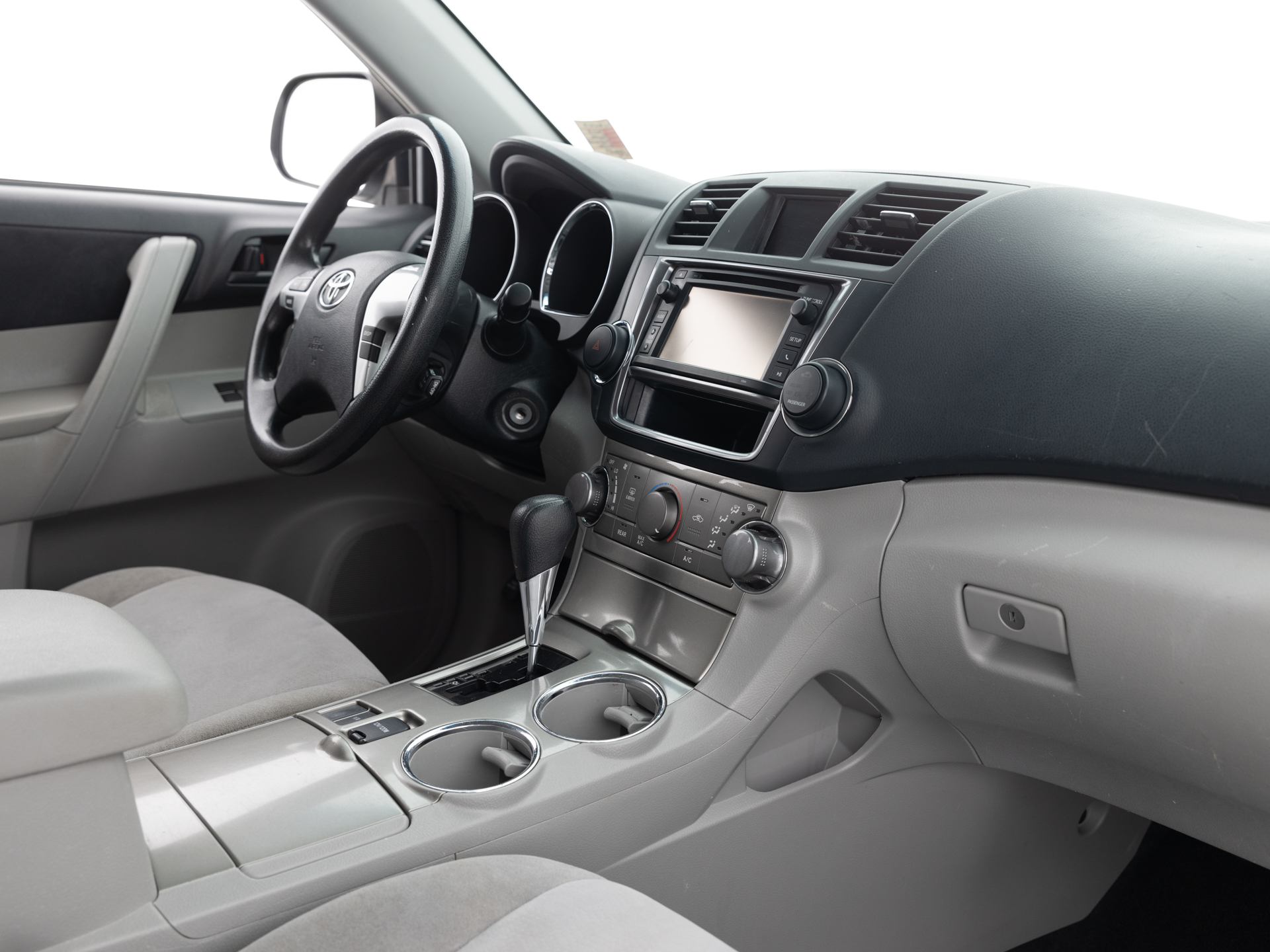 Used Silver Toyota Highlander-17 for Sale