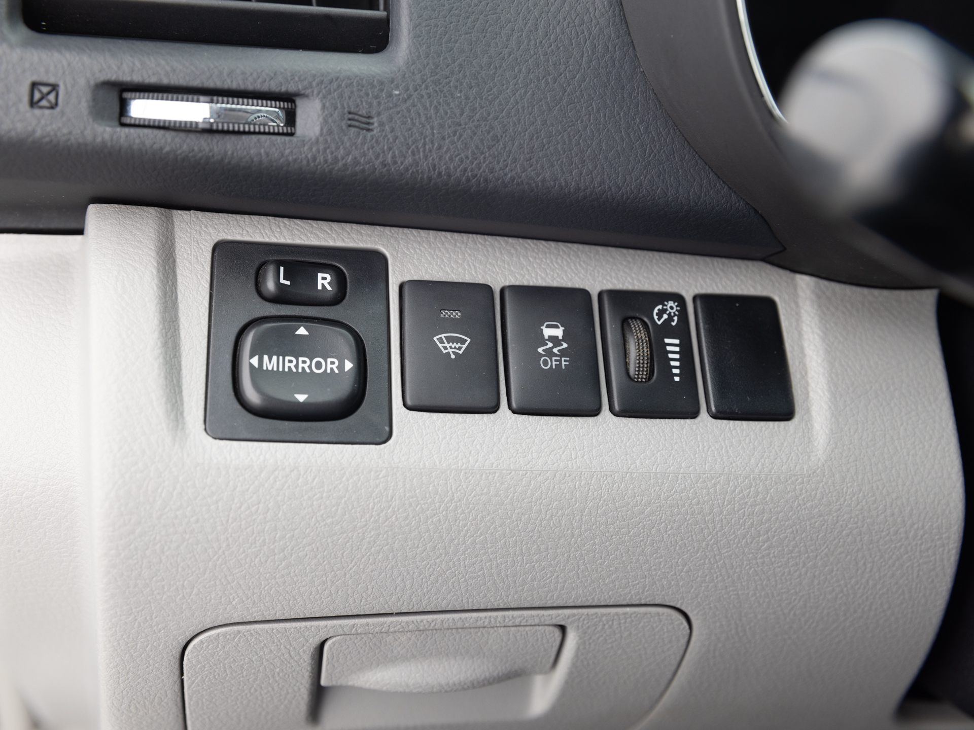 Used Silver Toyota Highlander-24 for Sale