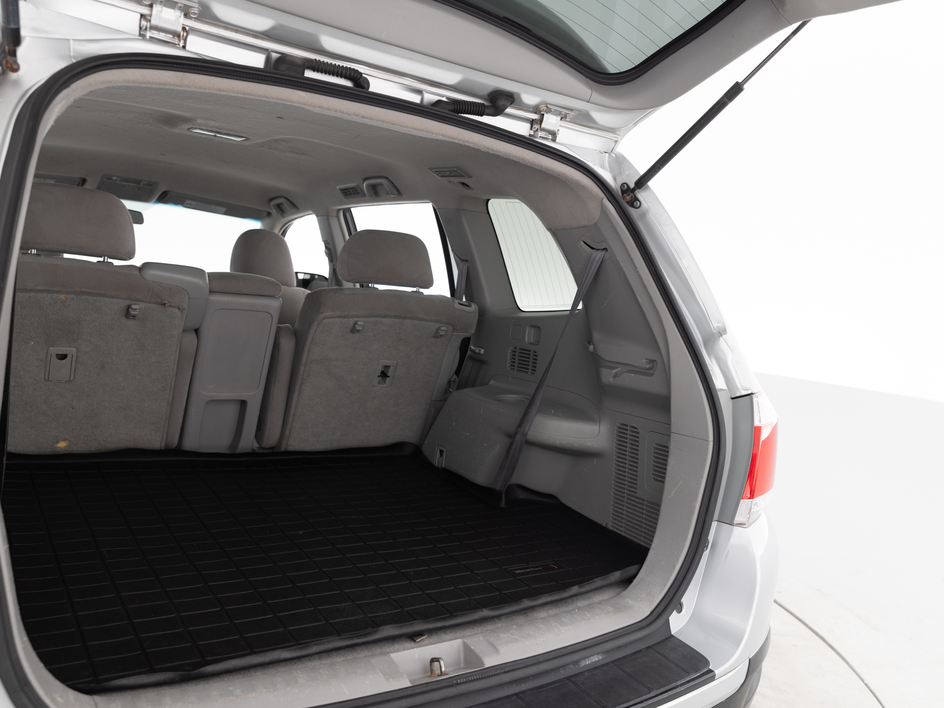 Used Silver Toyota Highlander-28 for Sale