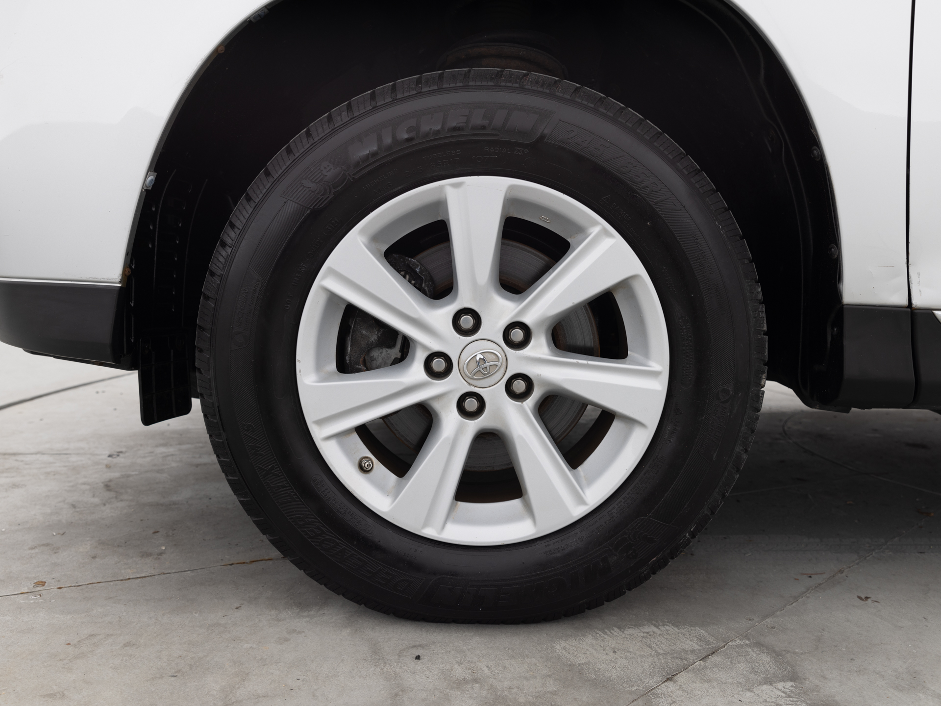 Used Silver Toyota Highlander-7 for Sale