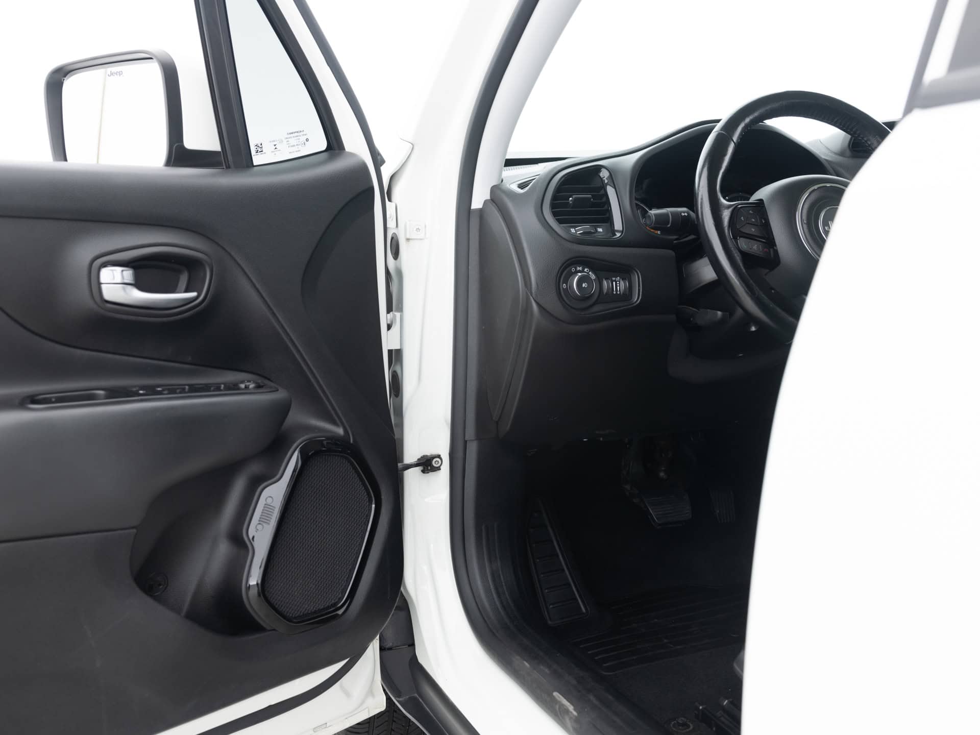 Used Whhite Jeep Renegade Altitude-16 for Sale