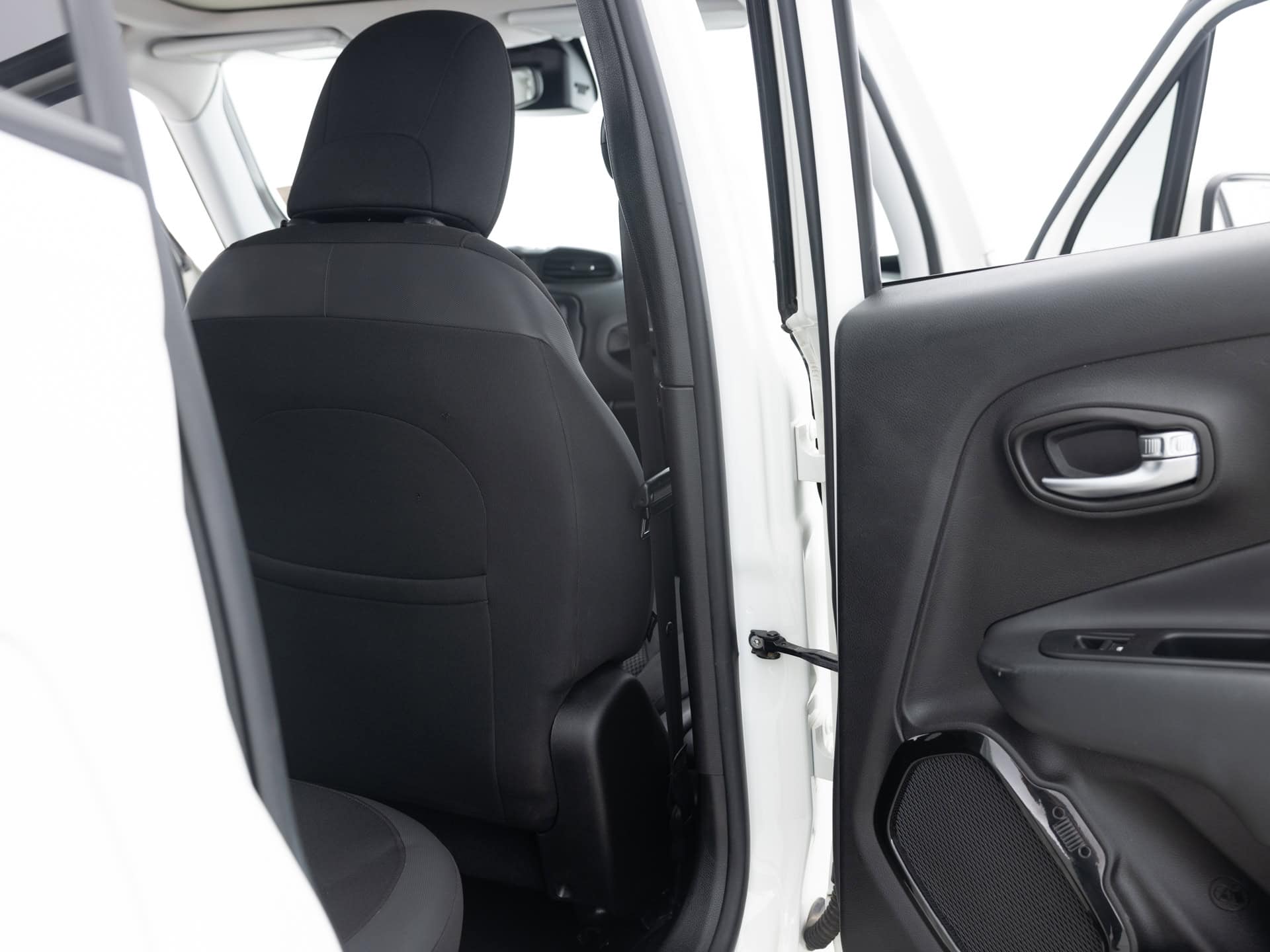 Used Whhite Jeep Renegade Altitude-22 for Sale