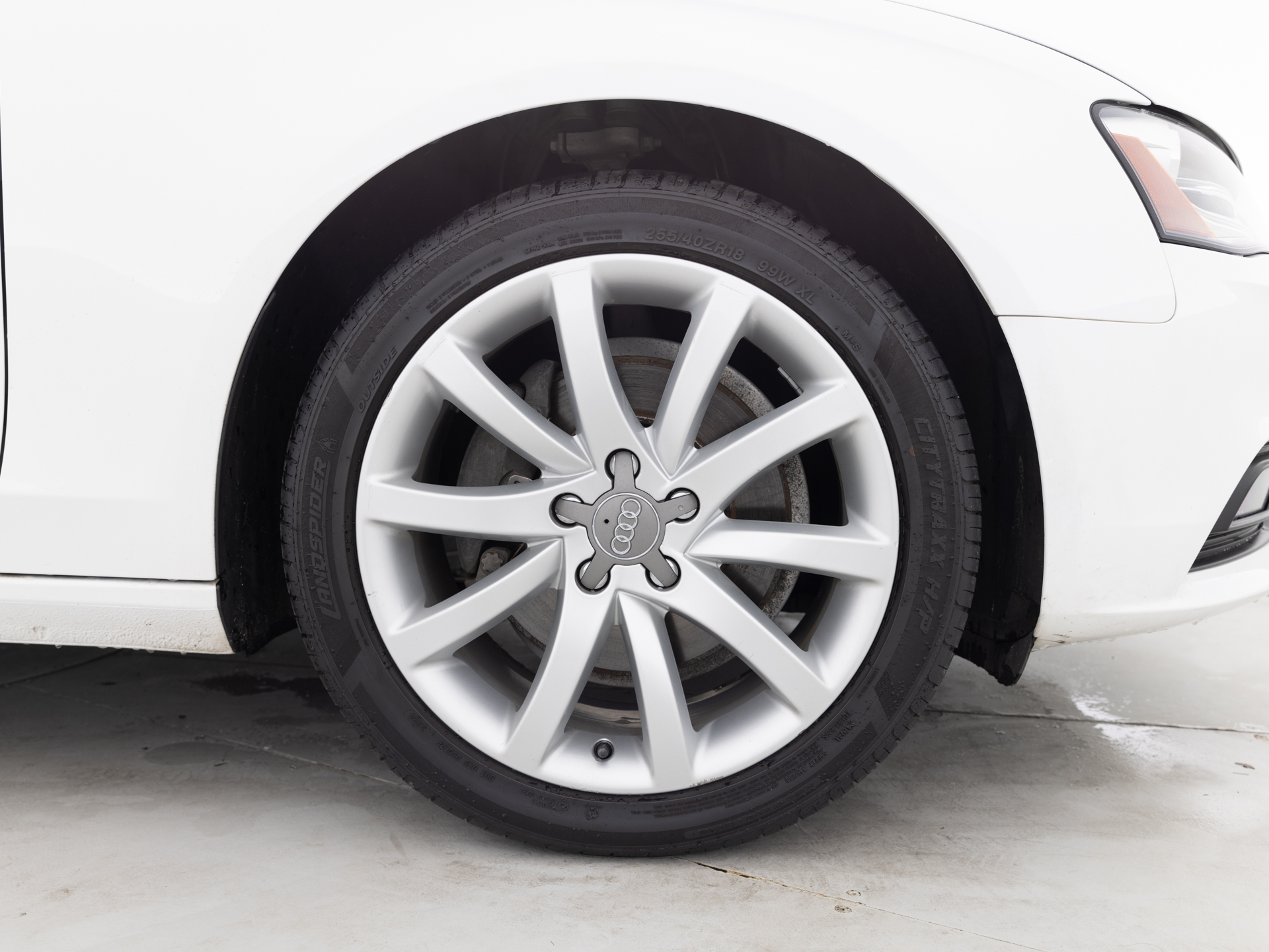 Used White Audi A4-11 for Sale