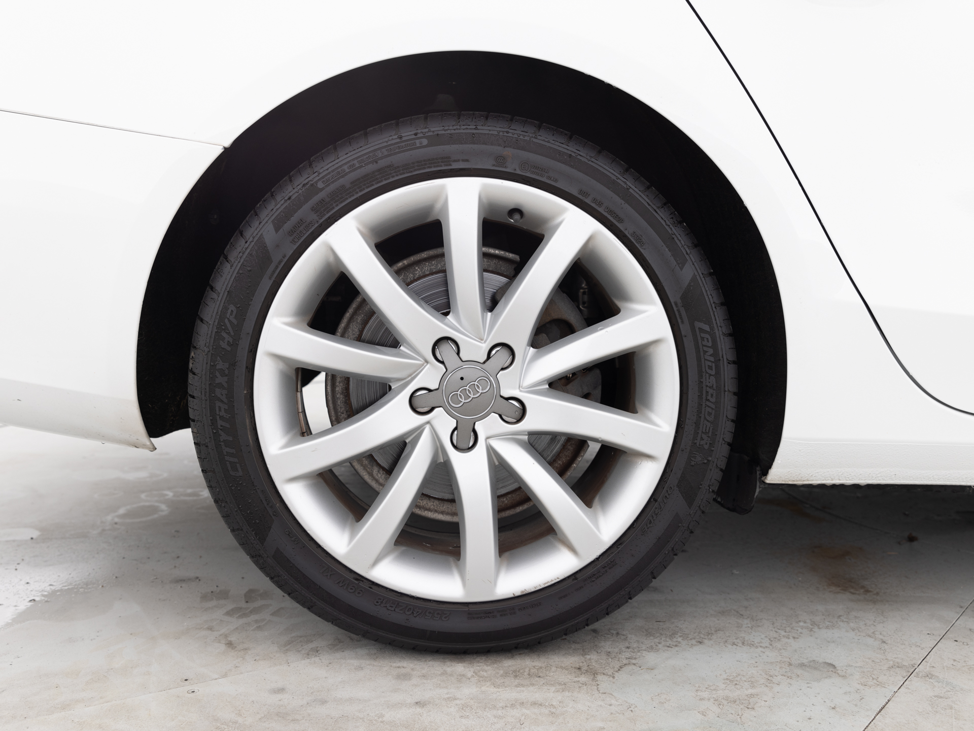 Used White Audi A4-12 for Sale