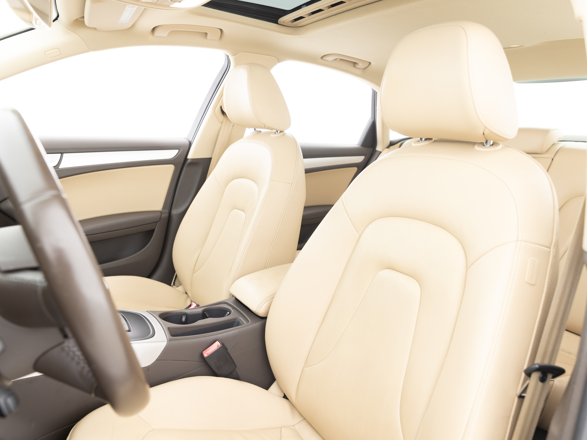 Used White Audi A4-14 for Sale