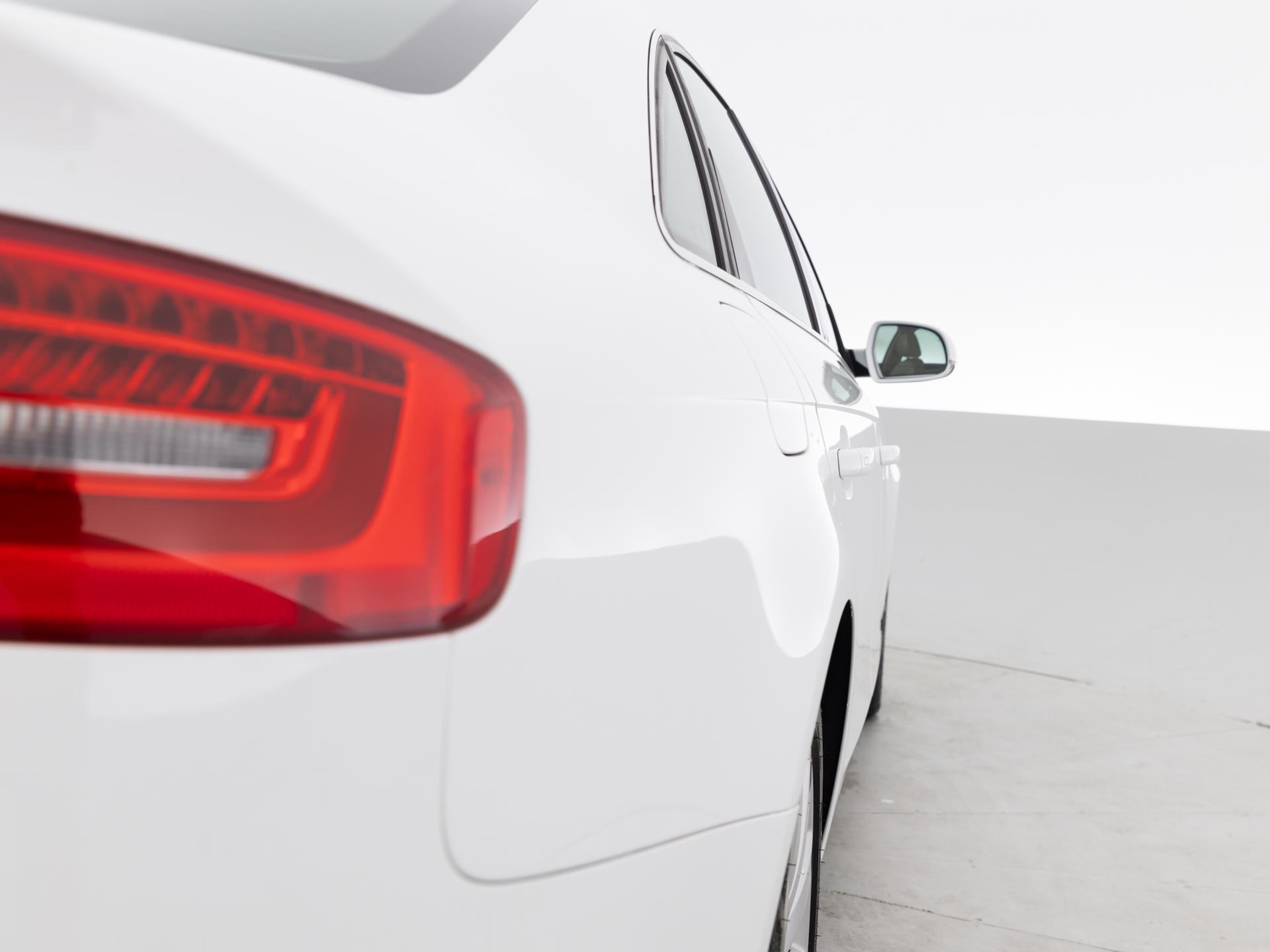 Used White Audi A4-5 for Sale