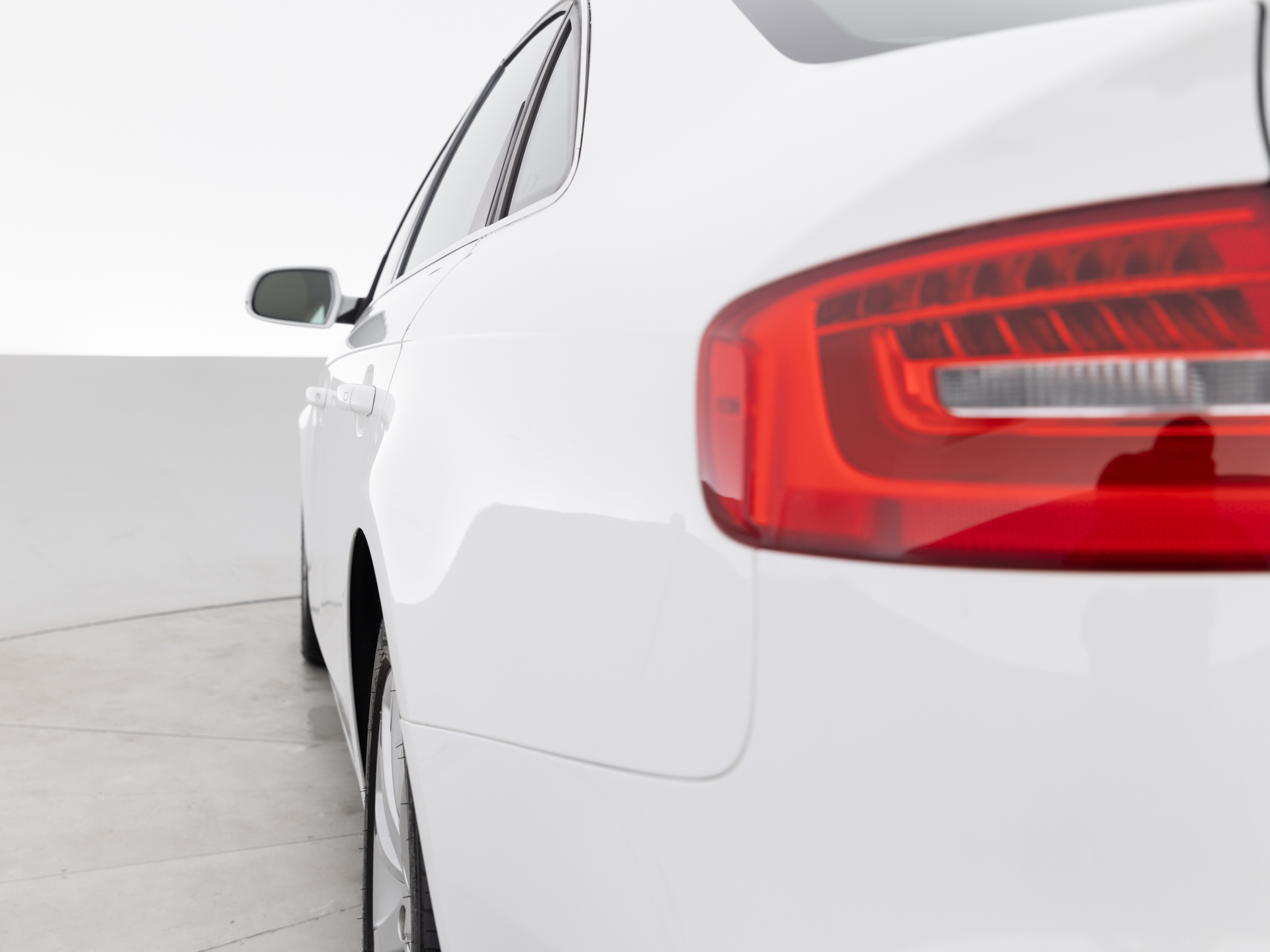 Used White Audi A4-6 for Sale