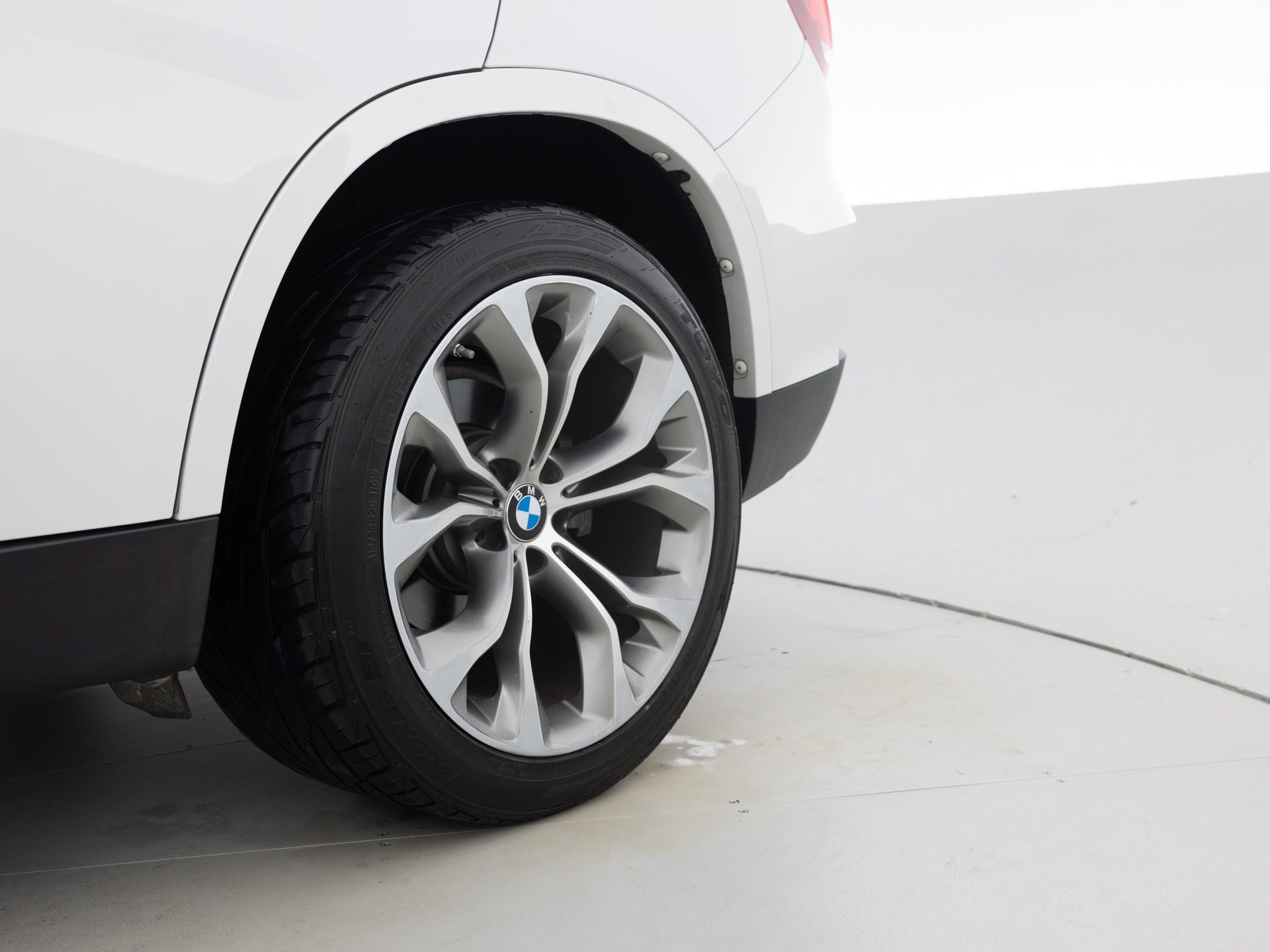 Used White BMW X5 X35I-10 for Sale