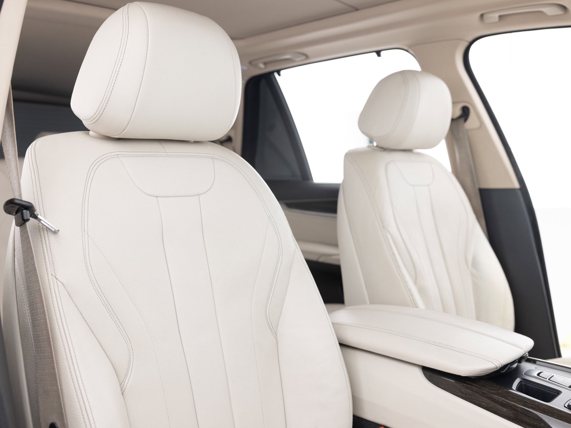 Used White BMW X5 X35I-18 for Sale