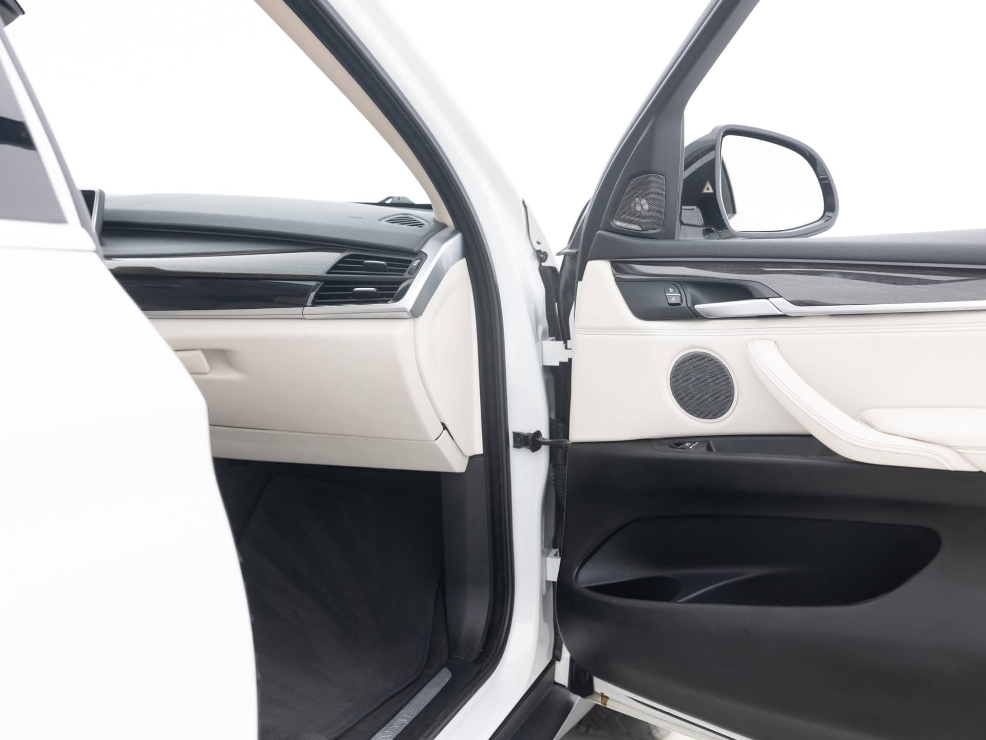 Used White BMW X5 X35I-20 for Sale