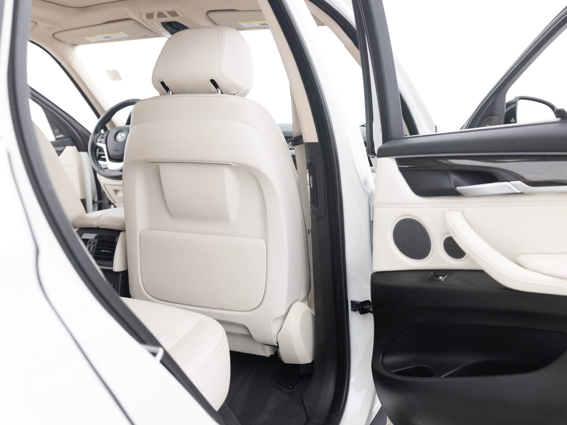 Used White BMW X5 X35I-22 for Sale