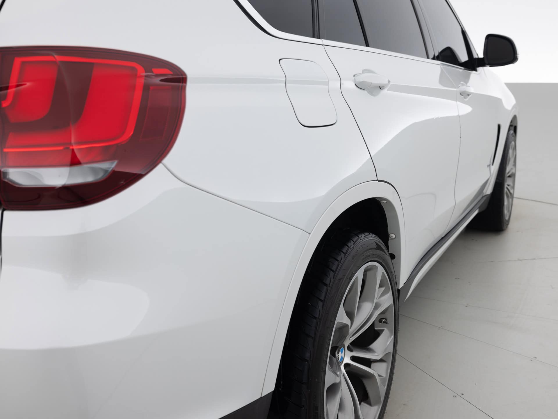 Used White BMW X5 X35I-5 for Sale