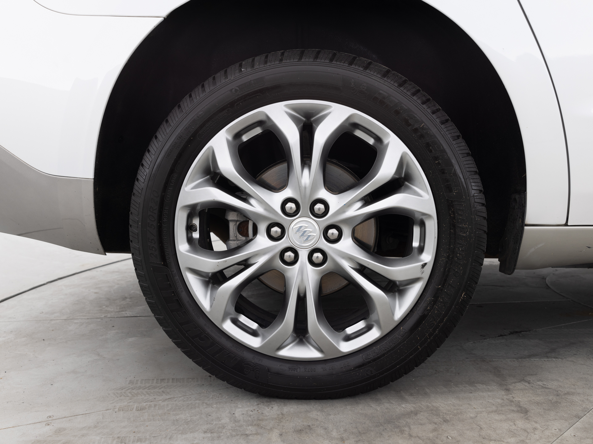 Used White Buick Enclave Avenir-10 for Sale