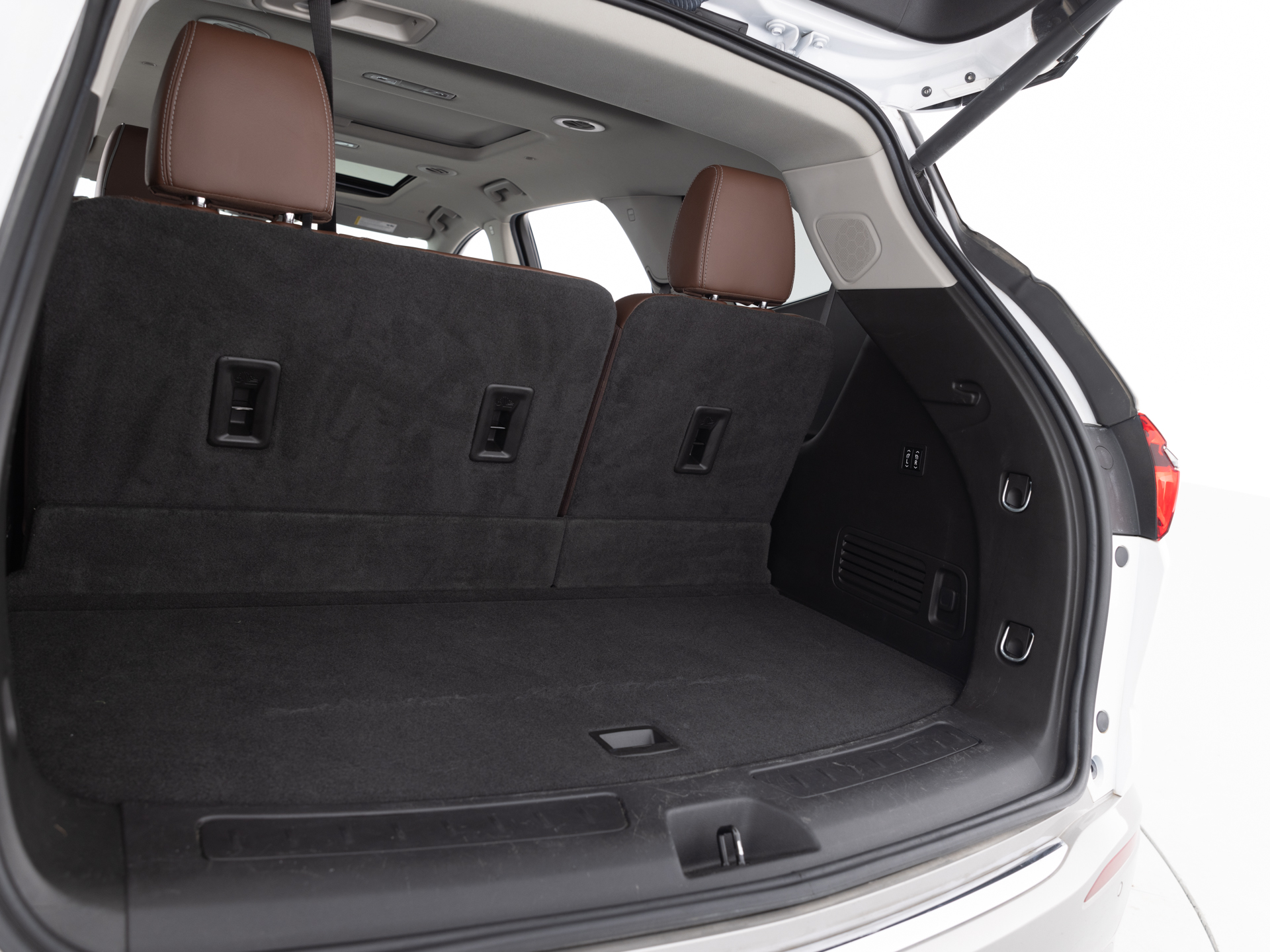 Used White Buick Enclave Avenir-30 for Sale