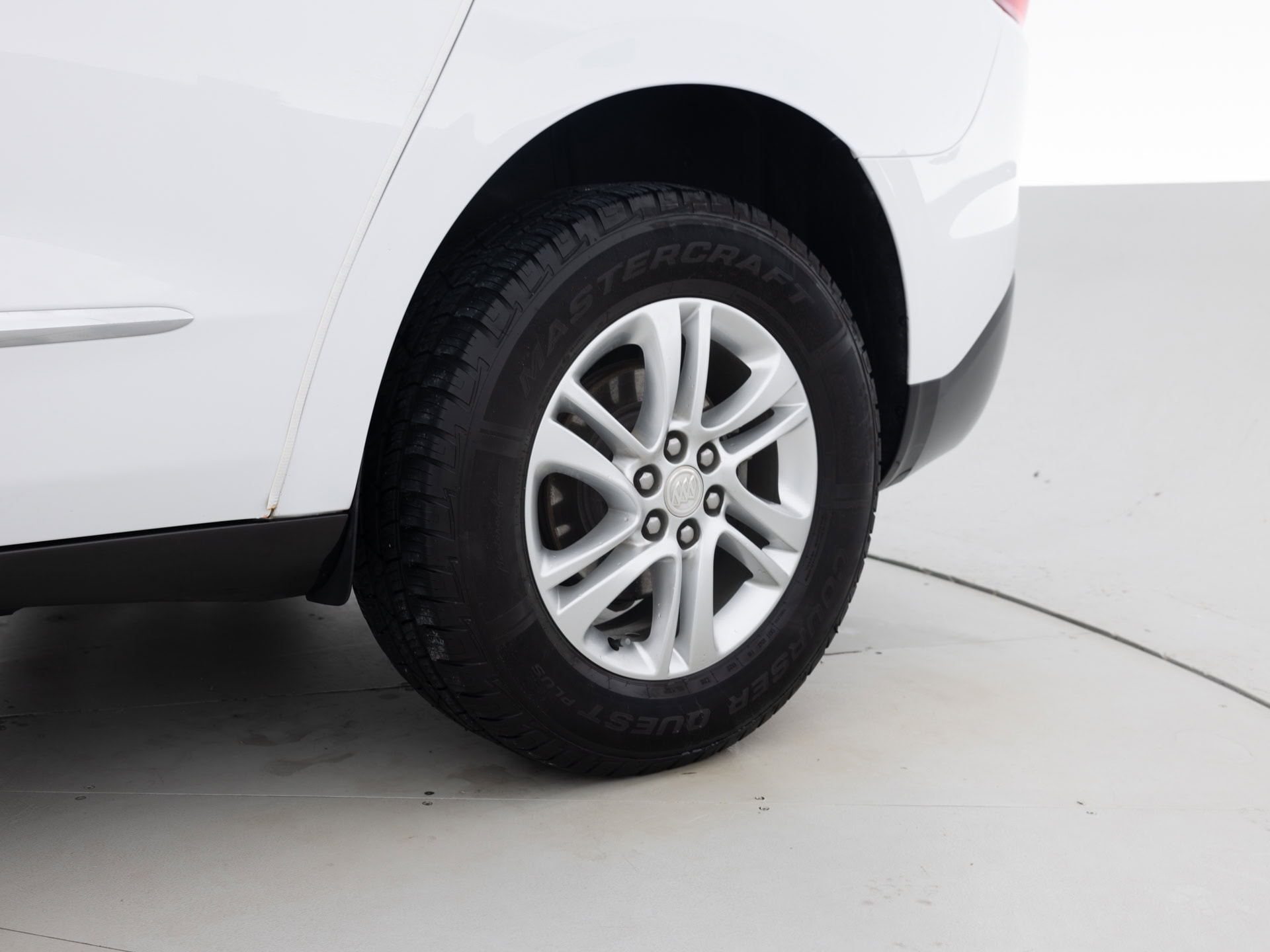 Used White Buick Exclave Essence-10 for Sale