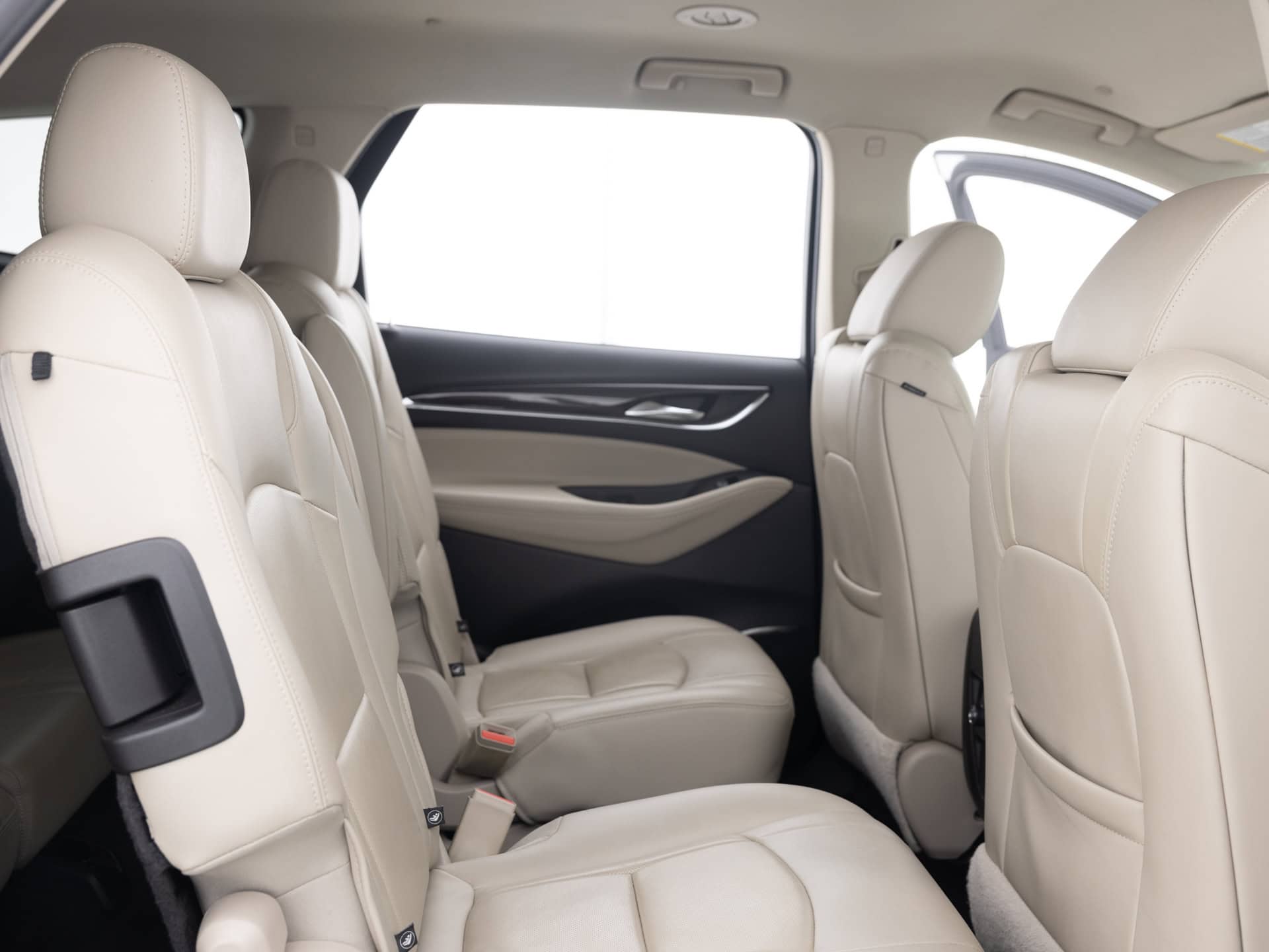 Used White Buick Exclave Essence-21 for Sale